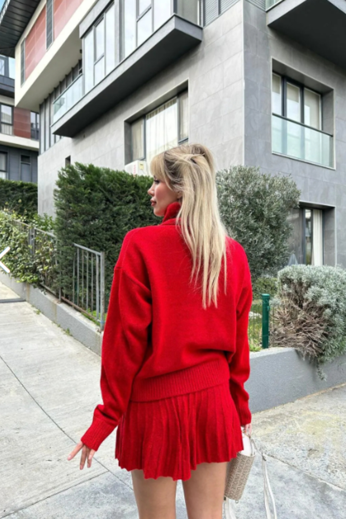 Faltenrock-Strickpullover-Set - Görsel 3