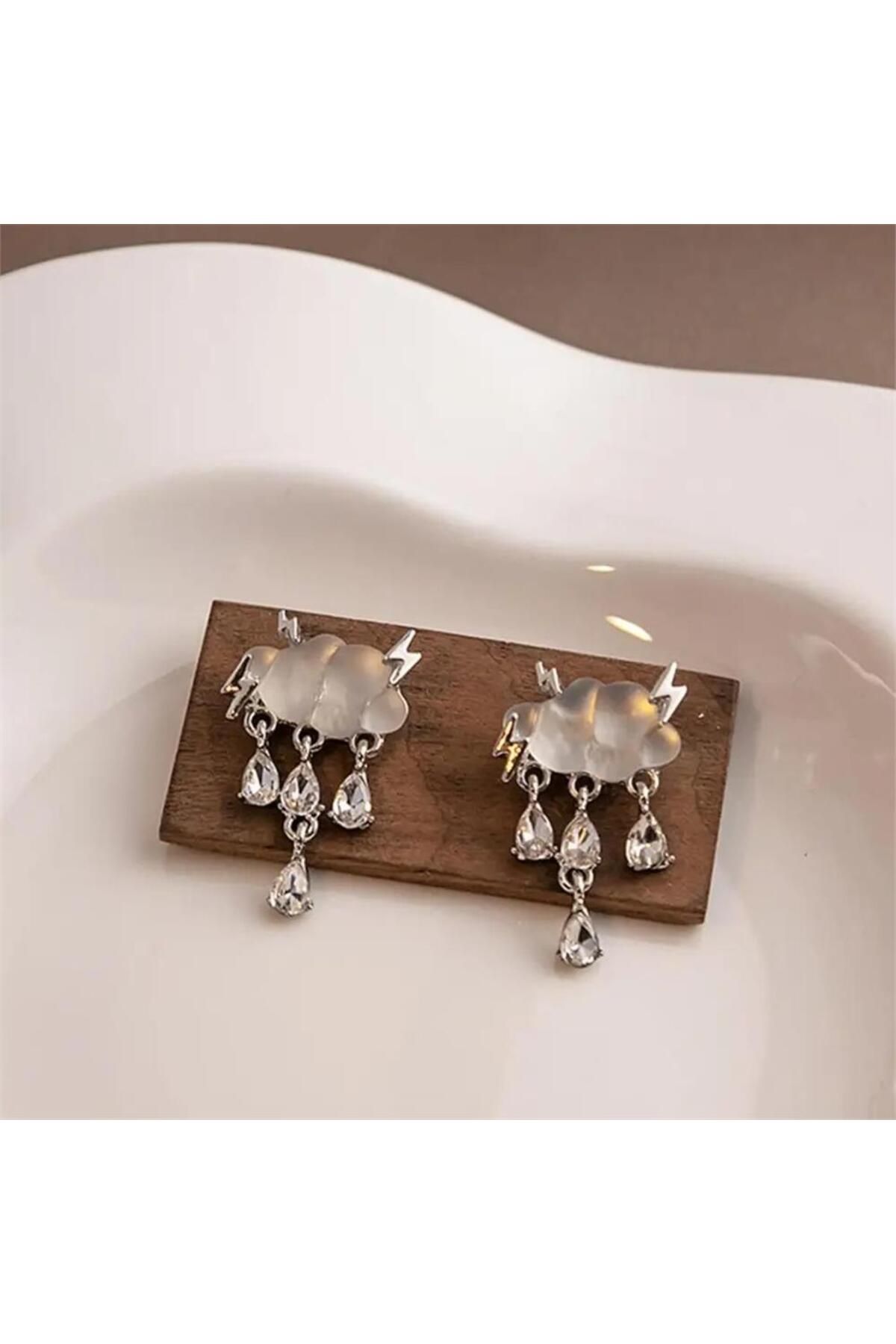 Pelin Aksesuar-Cloud and Rain Drop White Earrings 3