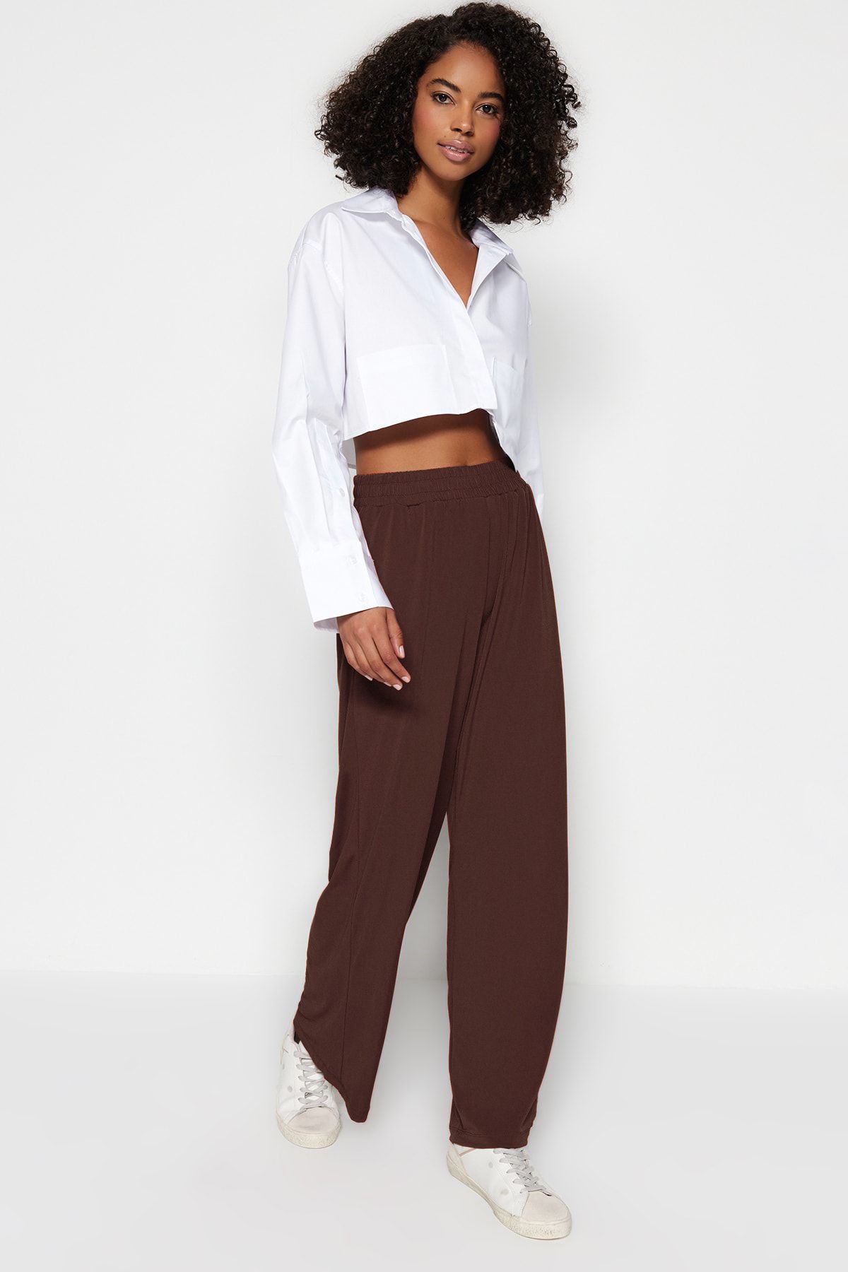 Trendyol Collection Brązowe szerokie nogawki/luźny krój, rozciągliwe spodnie z wysokim stanem Twoss23Pl00129