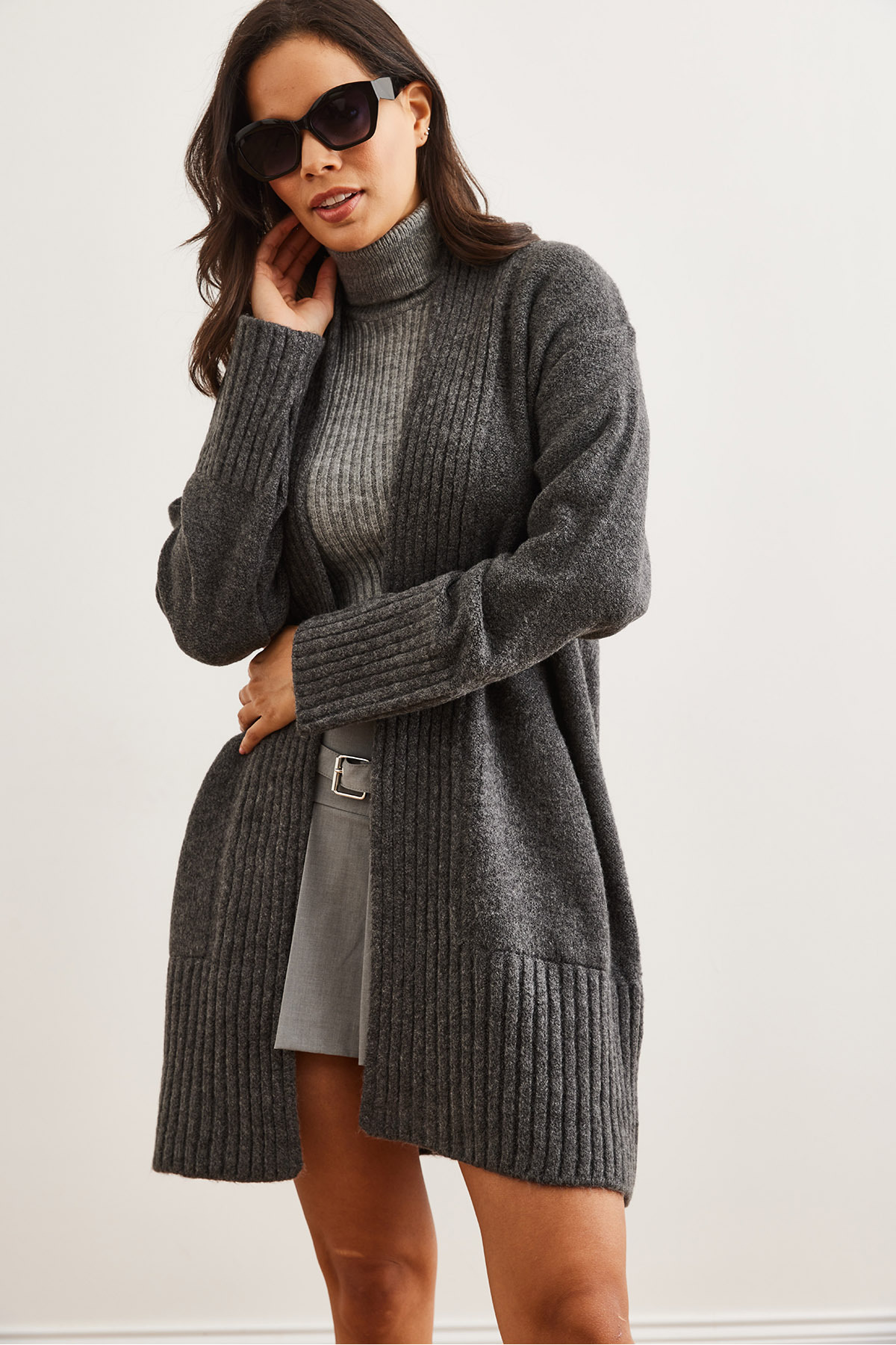 Olalook  Kadın Antrasit Cepli Yaka Detaylı Yumuşak Dokulu Triko Hırka HRK-19000322 - Görsel 5