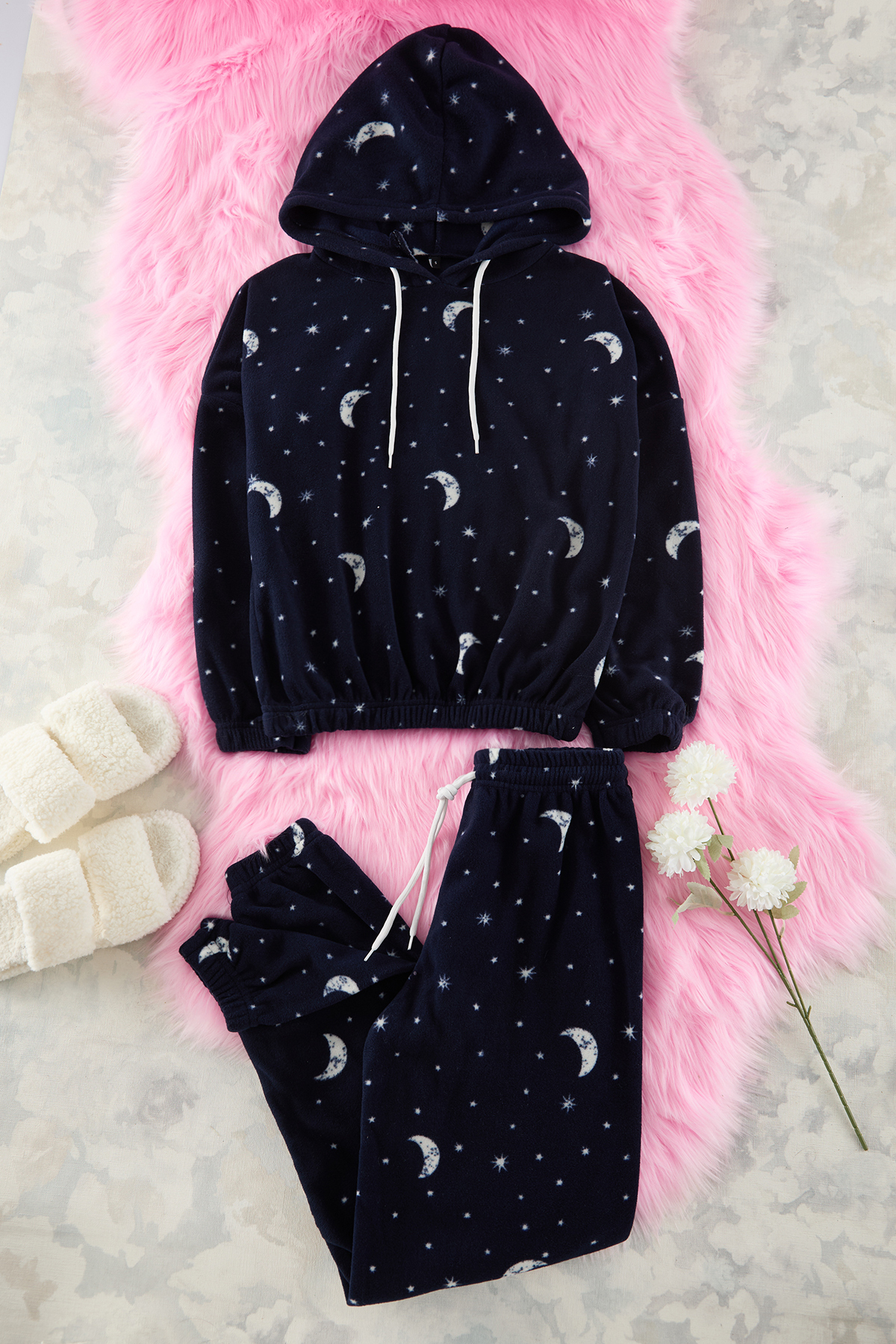 Trendyolmilla Lacivert Kapüşonlu Galaksi Desenli Polar Kışlık Örme Pijama Takımı THMAW22PT0365