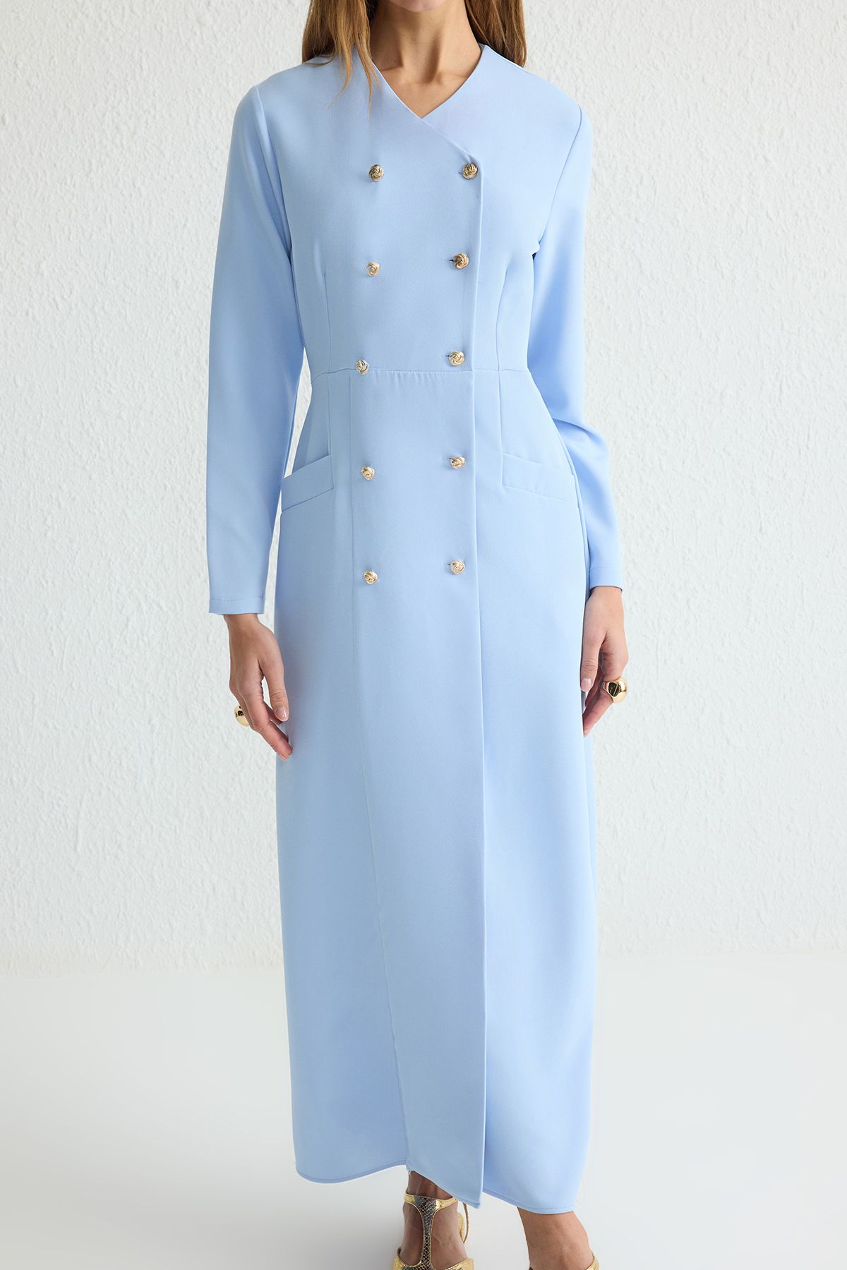Trendyol Modest-Blaues geknöpftes Kleid aus gewebtem Stoff TCTSS25EB00027 3