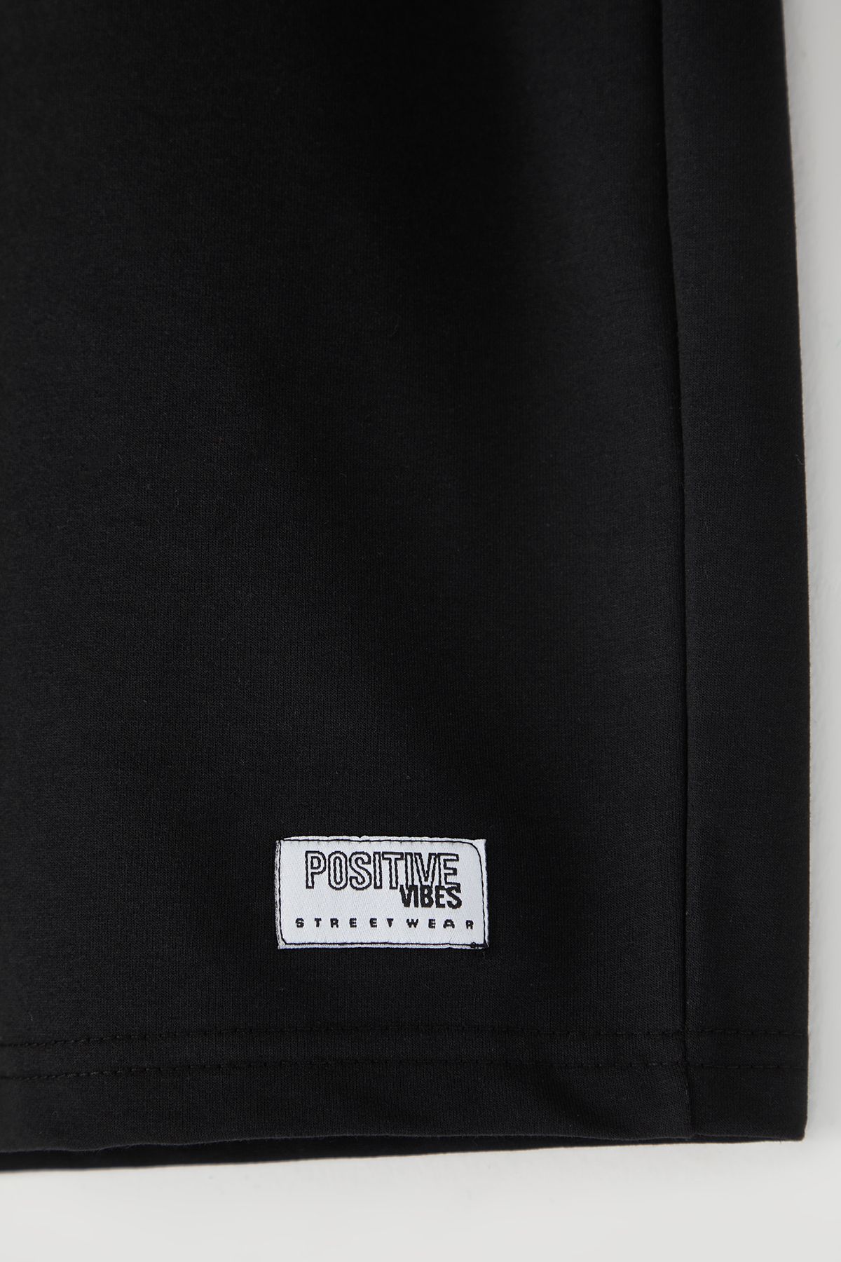 Trendyol Collection-Schwarze Baumwollshorts – Übergröße, Etikettenapplikationen, reguläre Passform TMNSS25AP00002 9