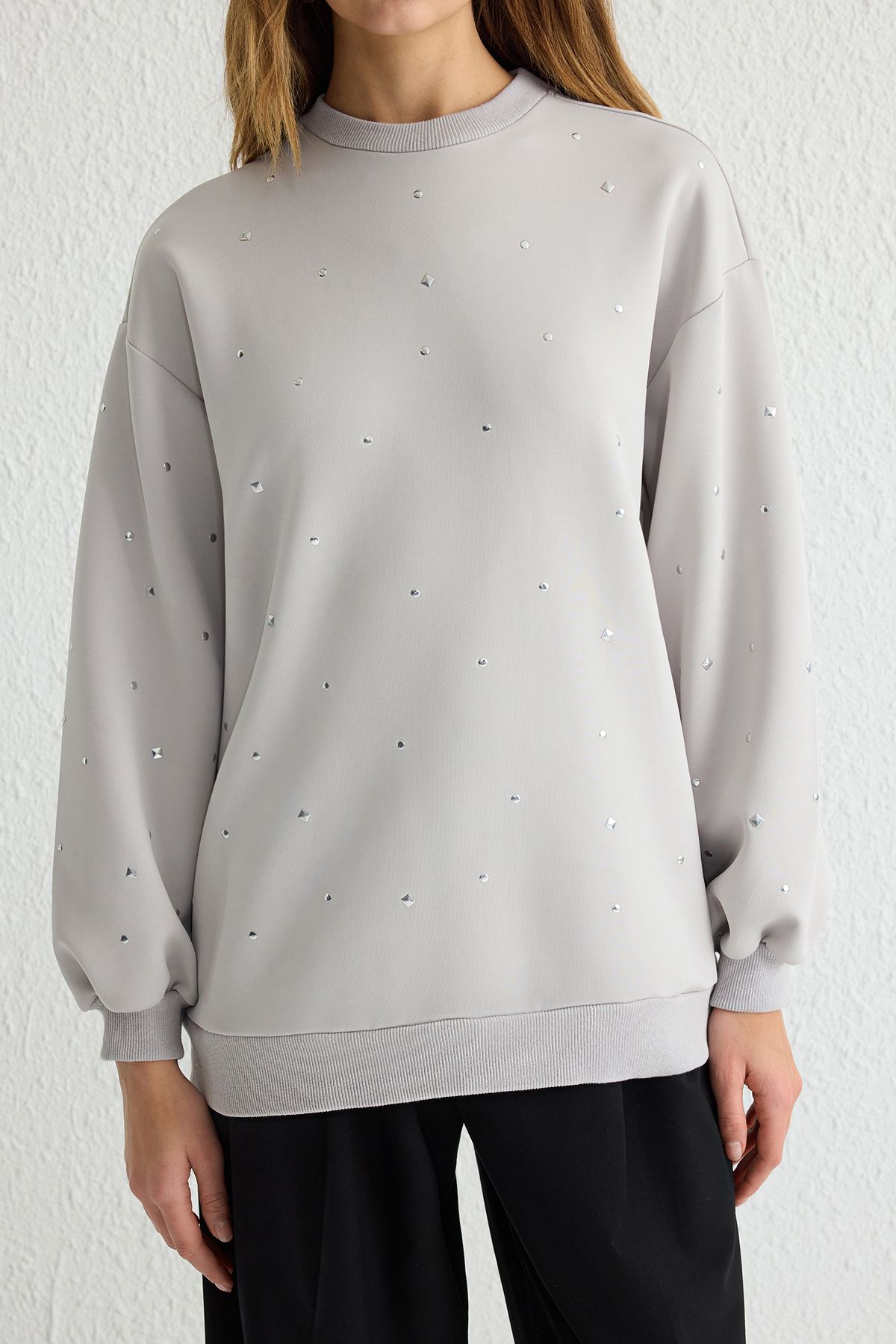 Trendyol Modest-Šedá Stone Oversize Potápěčská/Scuba Pletená tunika TCTSS25UK00002 4