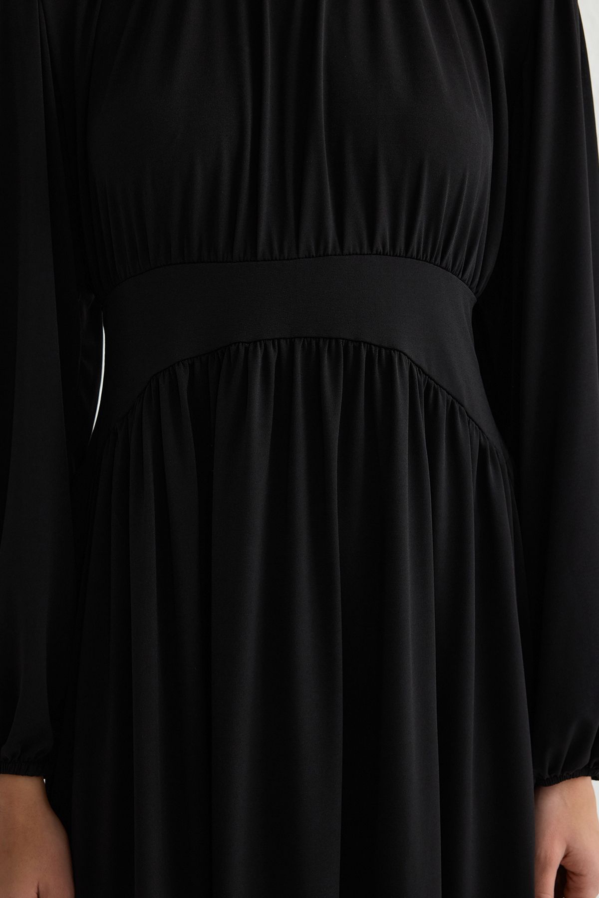 Trendyol Modest-Schwarzes Strickkleid mit Taillendetail TCTSS25DB00014 2