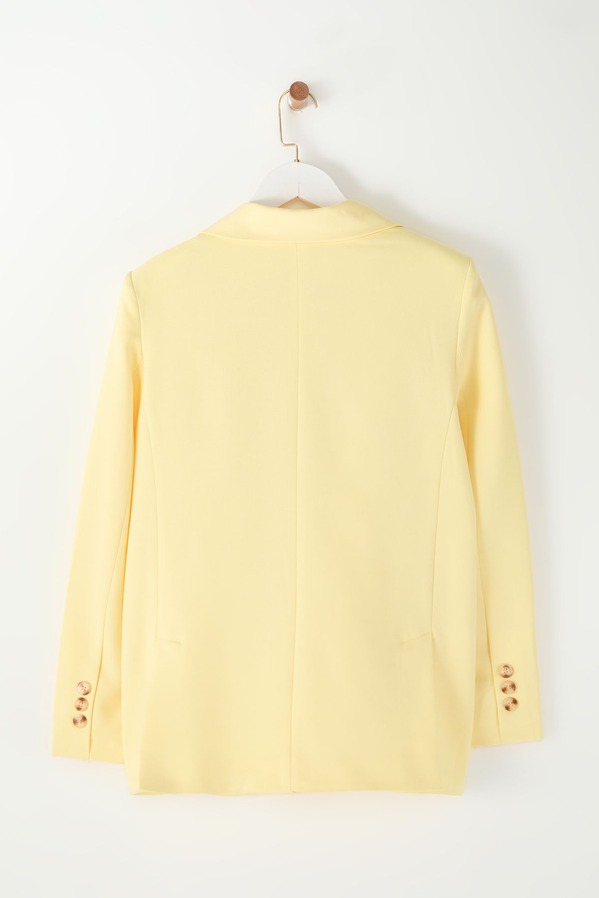 Trendyol Collection-Gelbe, gewebte Blazerjacke mit regulärem Futter in limitierter Auflage TWOAW23BC00132 9