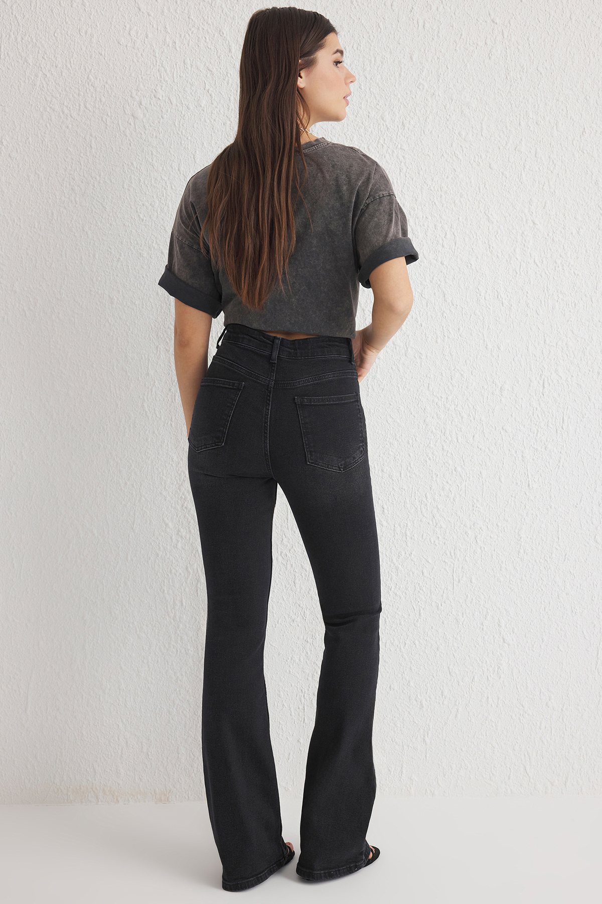 Trendyolmilla  Siyah Yüksek Bel Orta Esnek Flare İspanyol Paça Jeans TWOSS25JE00110 - Görsel 5