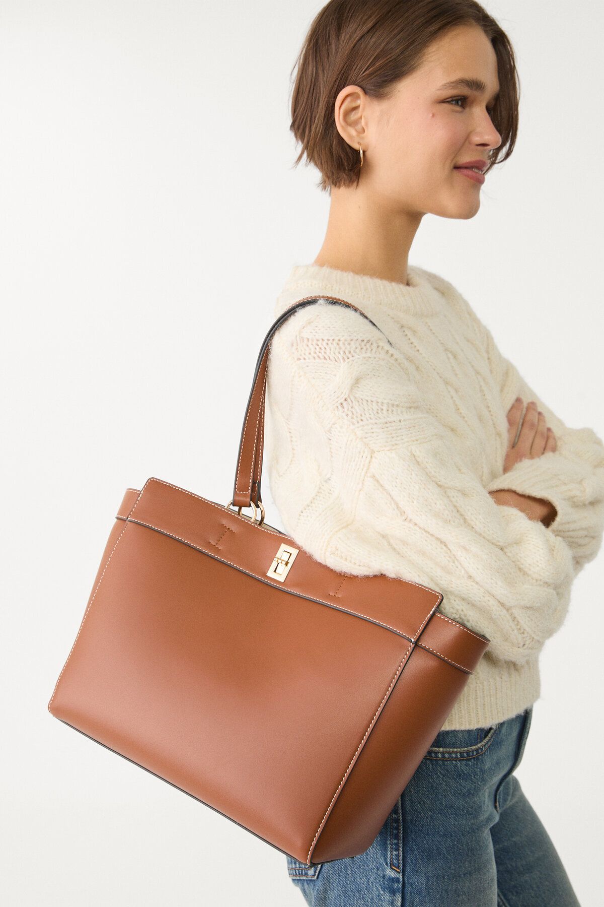 کیف توت دوخته‌شده زنانه  شیک، بادوام و کاربردی Stradivarius
