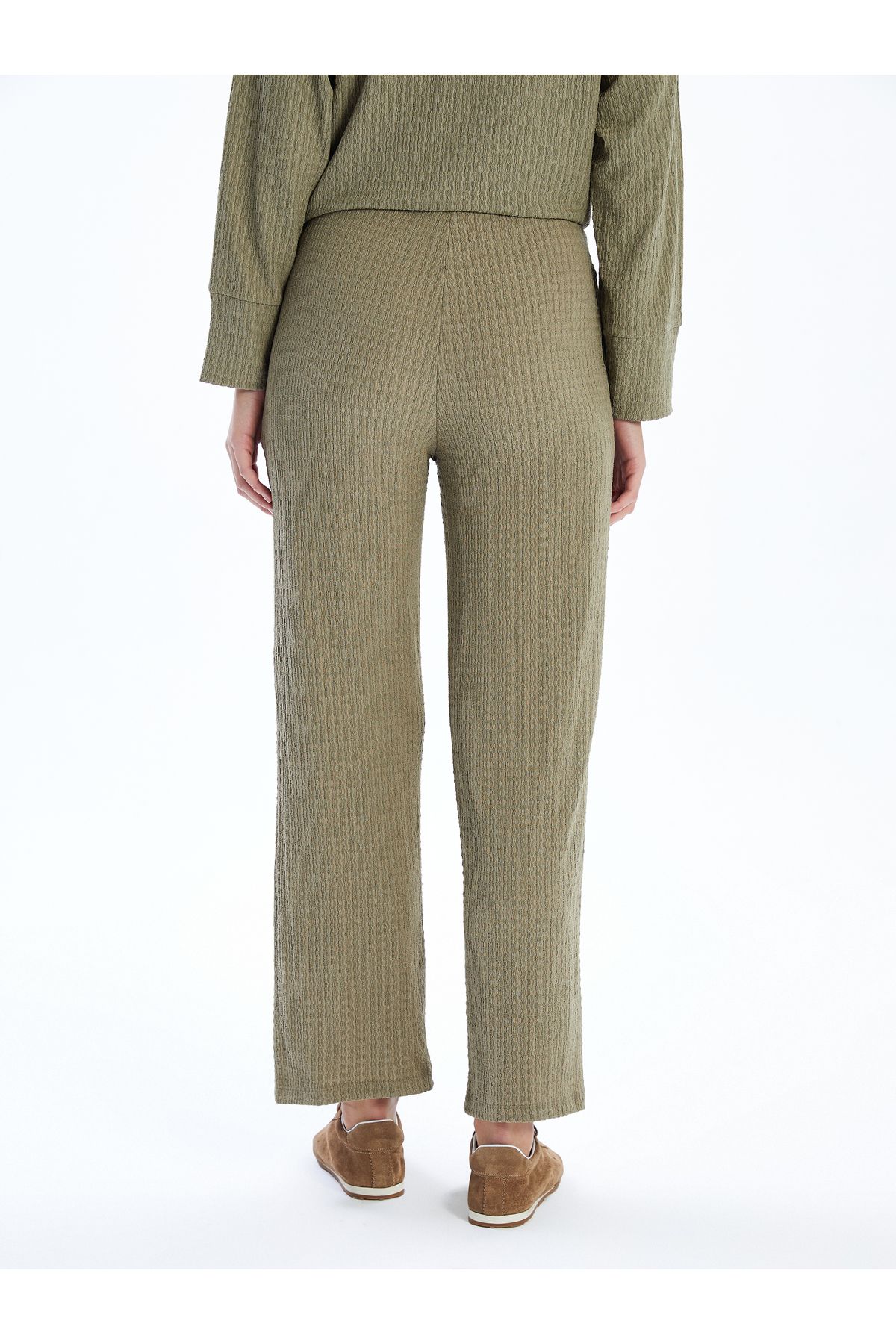 LC Waikiki-Pantaloni de damă texturați cu talie elastică 4