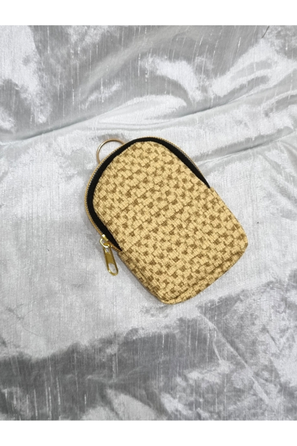 Brassito-Stylish One-Eyed Coin Purse - Keychain with Color and Pattern Options 2