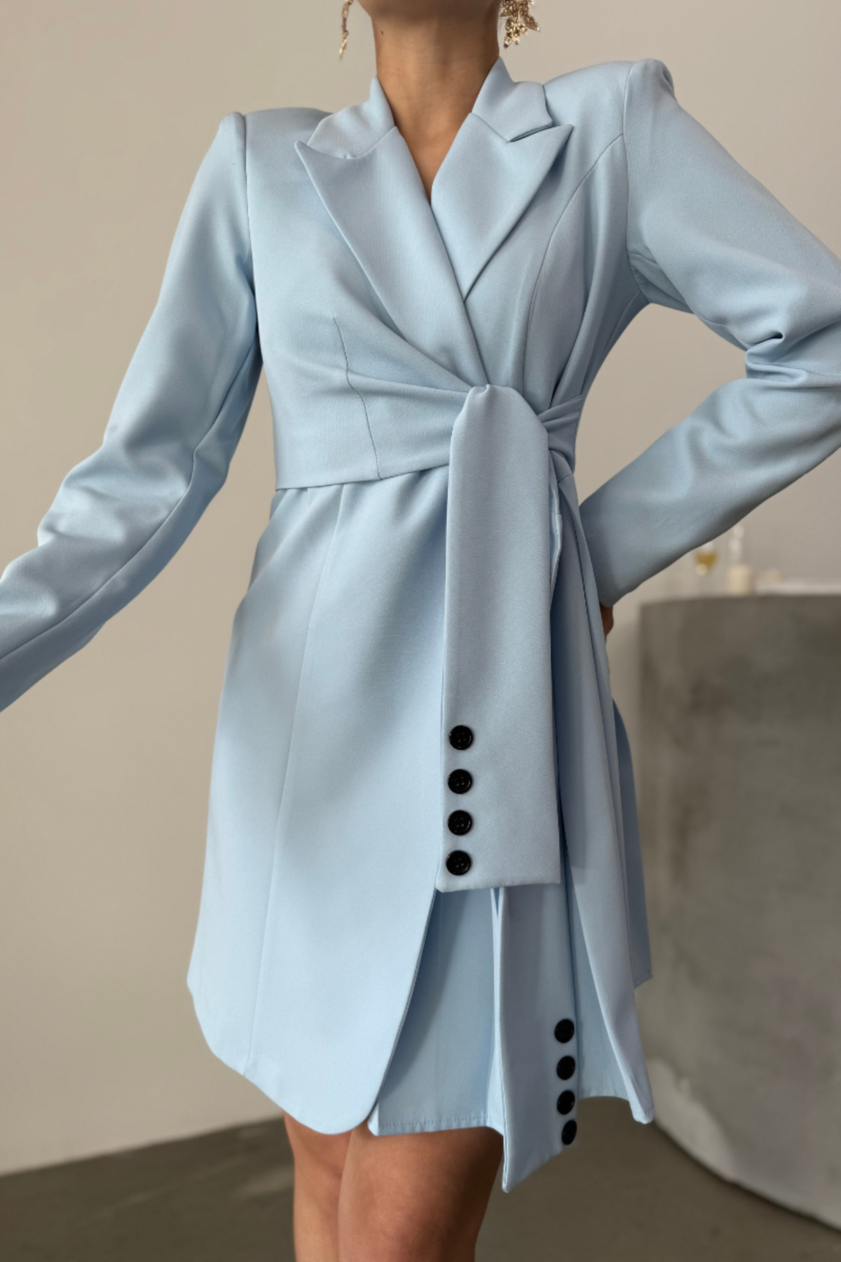 msm fashion-Rochie mini elegantă - mânecă lungă, curea, guler dublu, jachetă plisată 4