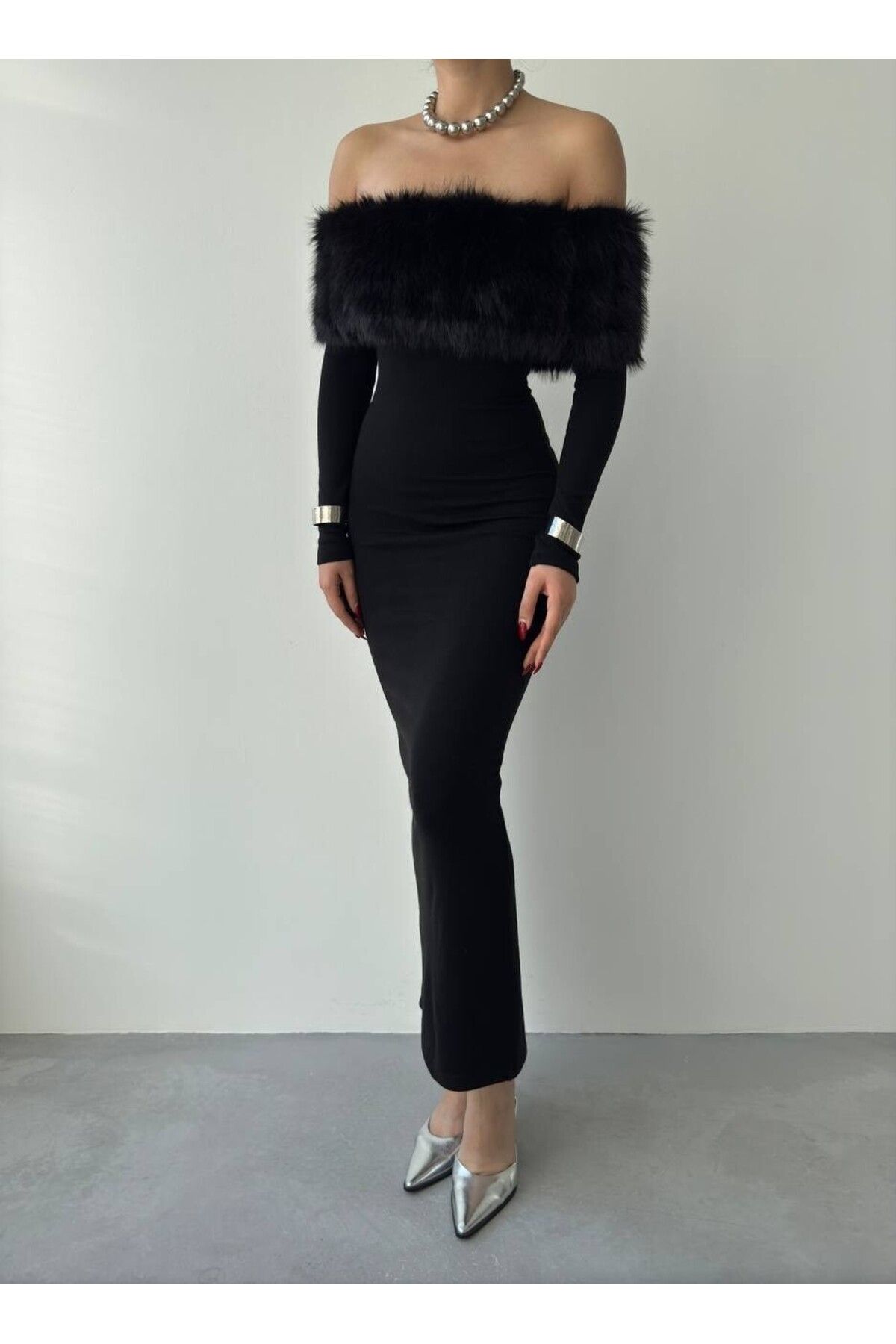 Orihime-Women's Black Collar Fur Strapless Long Sleeve Dress 5