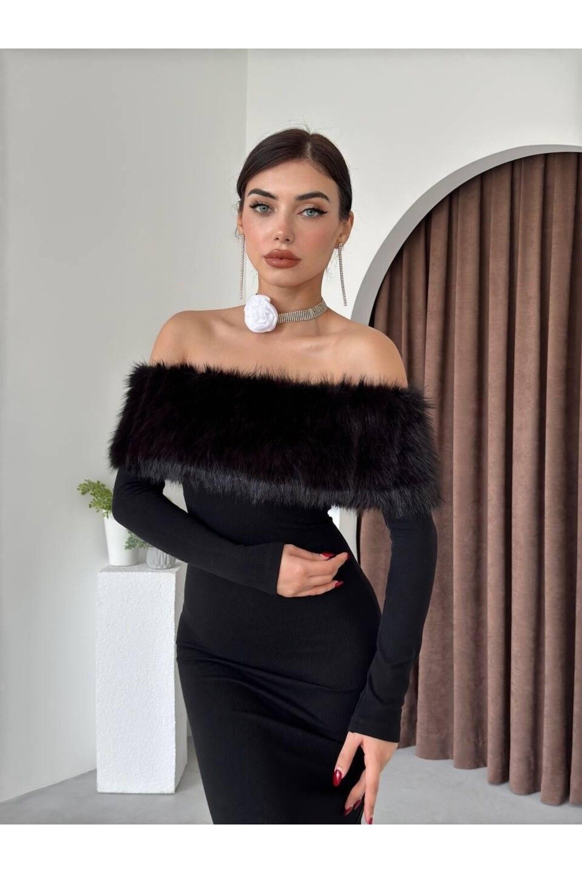 Orihime-Women's Black Collar Fur Strapless Long Sleeve Dress 2