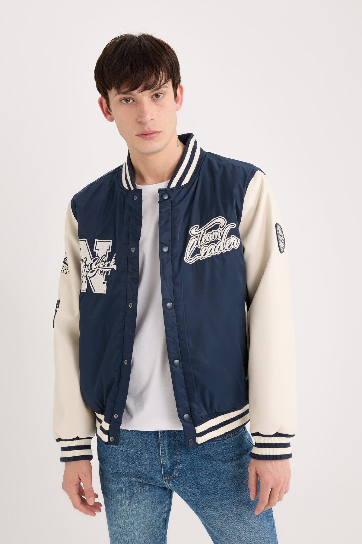 DeFacto-Oversize Embroidered Bomber Coat - College Collar, Pocket, Snap Closure D6304Ax25Sp 4