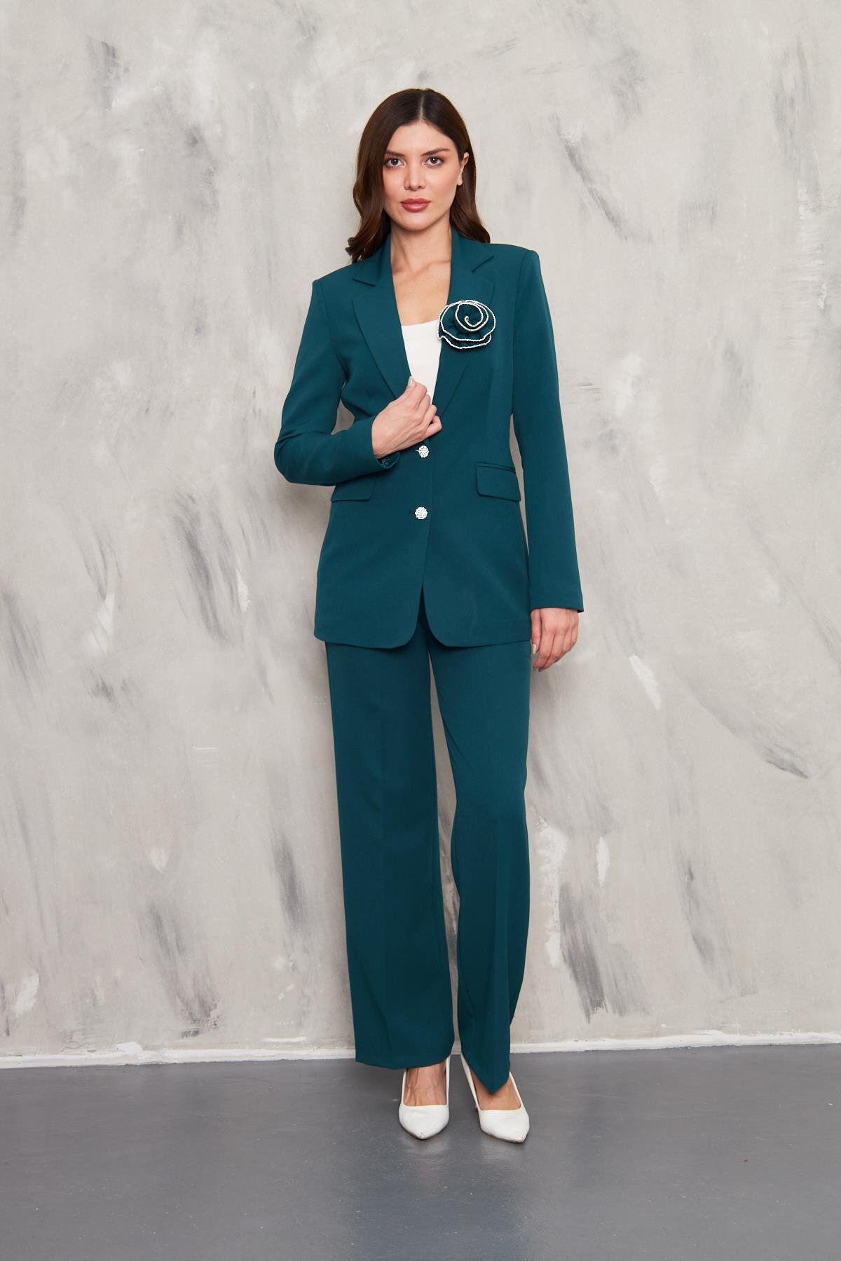 LOVELF-2-Button Set with Emerald Rose Brooch 4