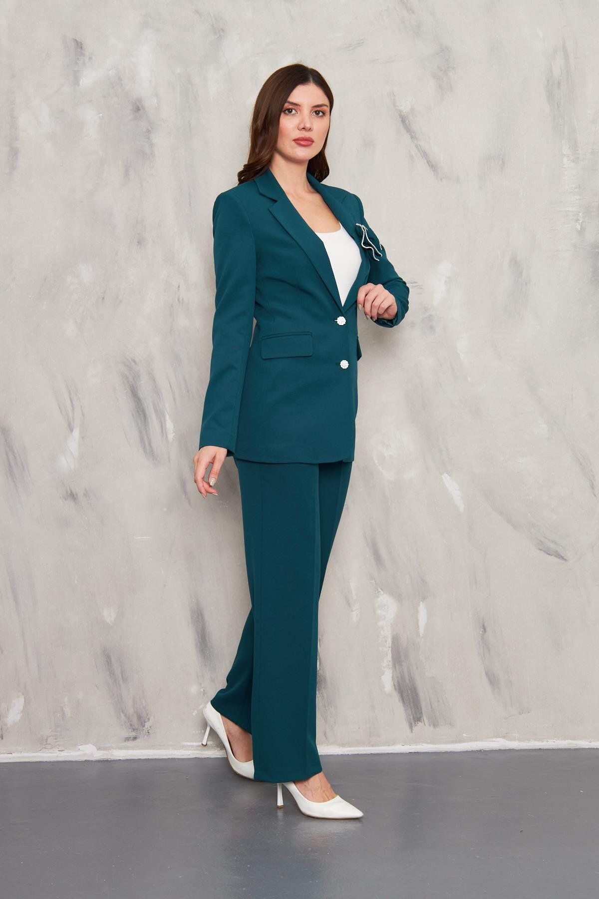 LOVELF-2-Button Set with Emerald Rose Brooch 3