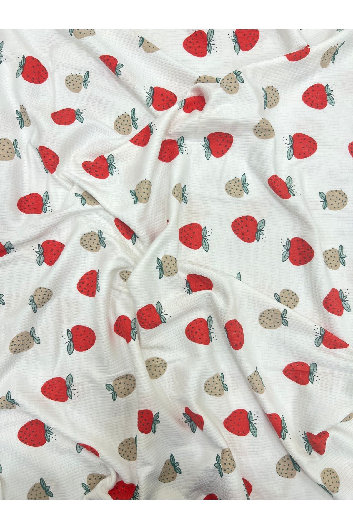 Beybi-100% Cotton 80*90 Sizes Double Sided Strawberry Pattern Blanket 2