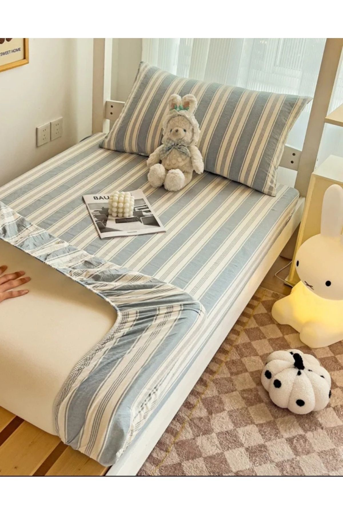 Totem-Patterned Fitted Sheet Set - Single/ Double/ Oversized 2