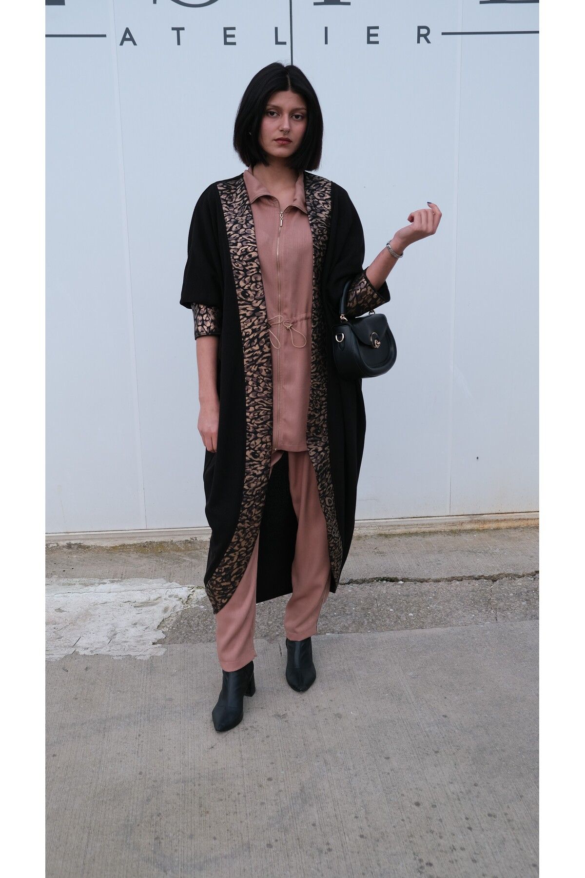 Espe Atelier LEOPAR DESENLİ ABAYA (YAKA KOL)