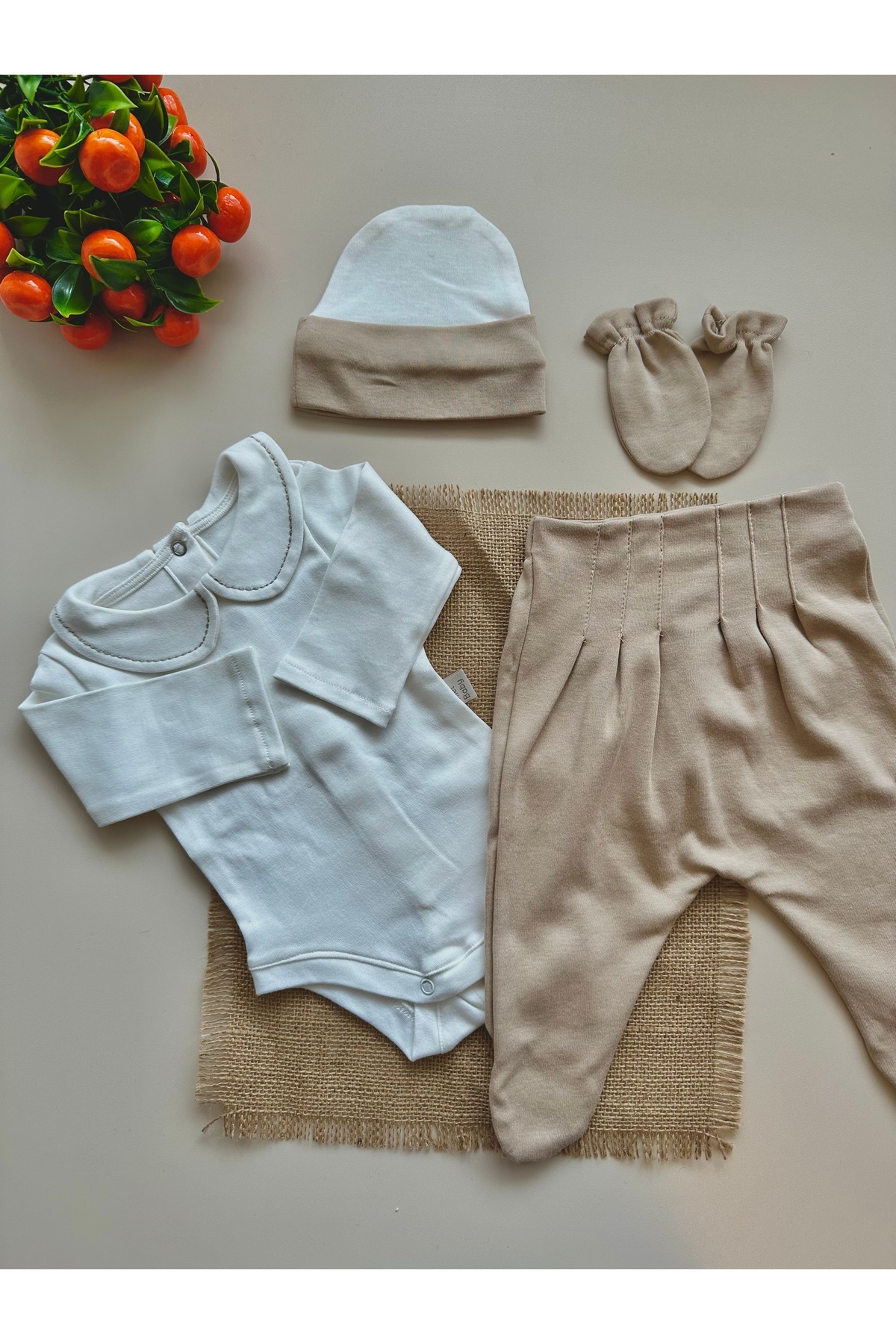 Mama Miel Baby Sütlü Kahve Hastane Çıkışı Set (Body, Pantolon, Bere, Eldiven) fotoğrafı 2 (önizleme)