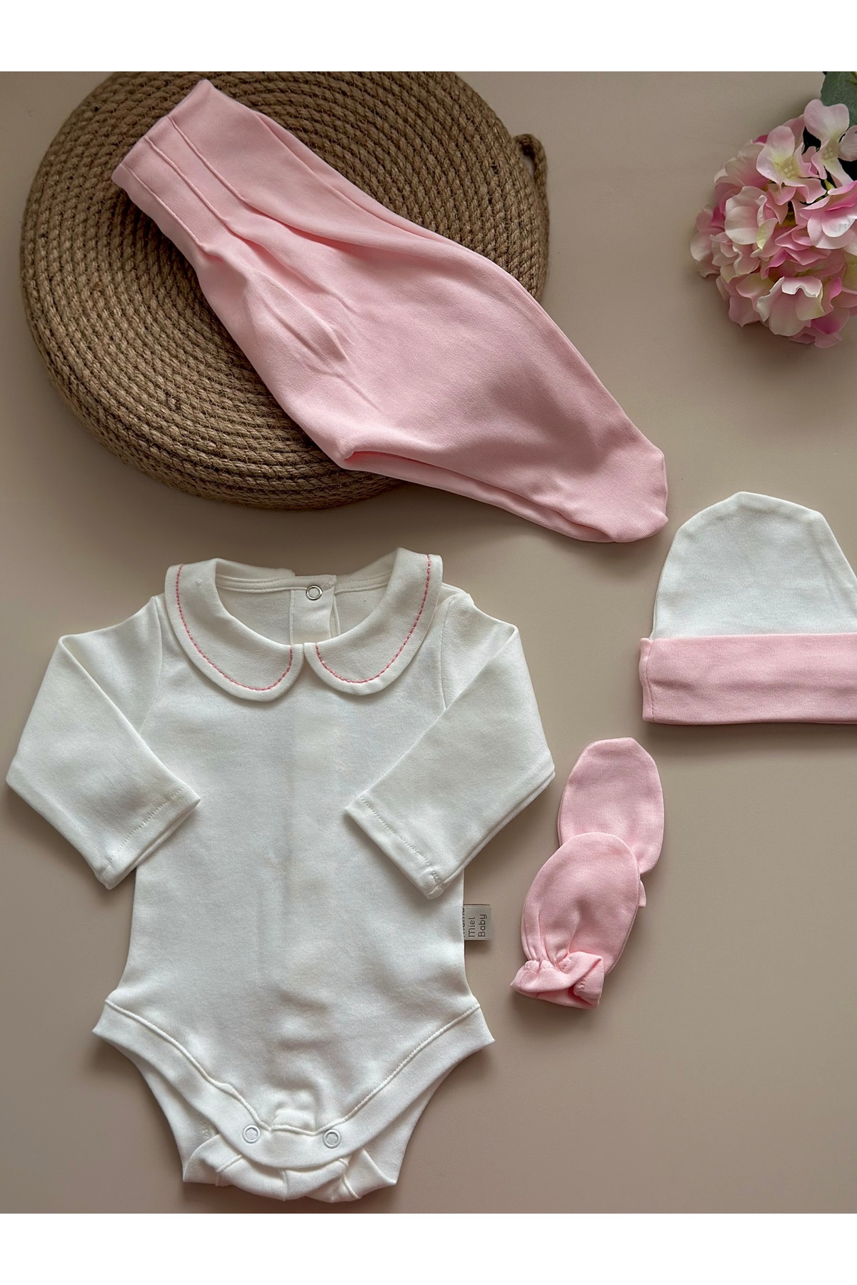 Mama Miel Baby Pembe Hastane Çıkışı Set (Body, Pantolon, Bere, Eldiven) fotoğrafı 5 (önizleme)