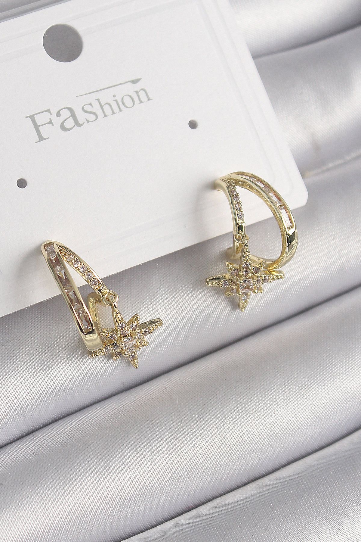 New Things Pirinç Gold Renk Zirkon Taşlı Halka Model Yıldız Detay Kadın Küpe