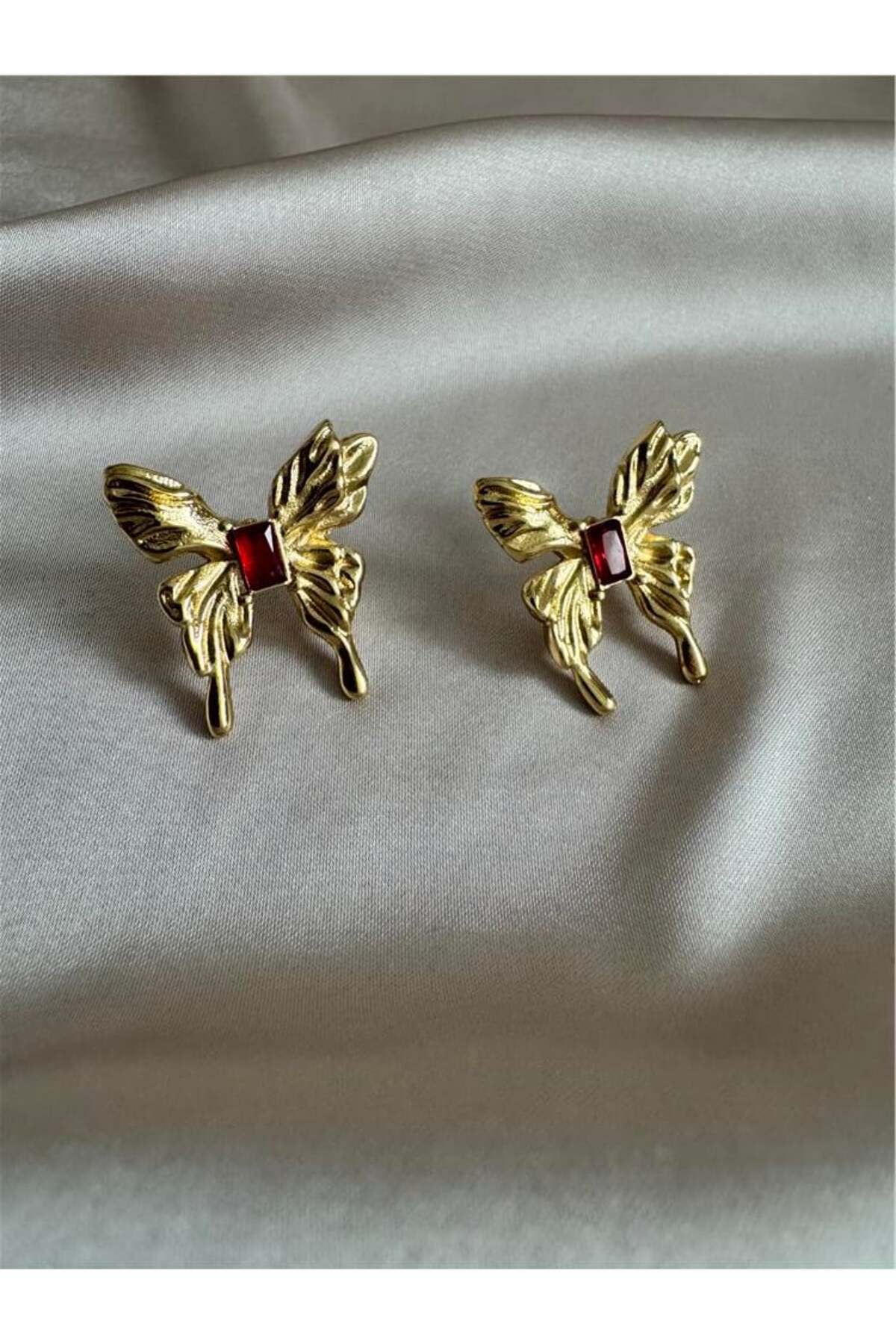 Gold Kırmızı Baget Taşlı Çelik Kelebek Küpe