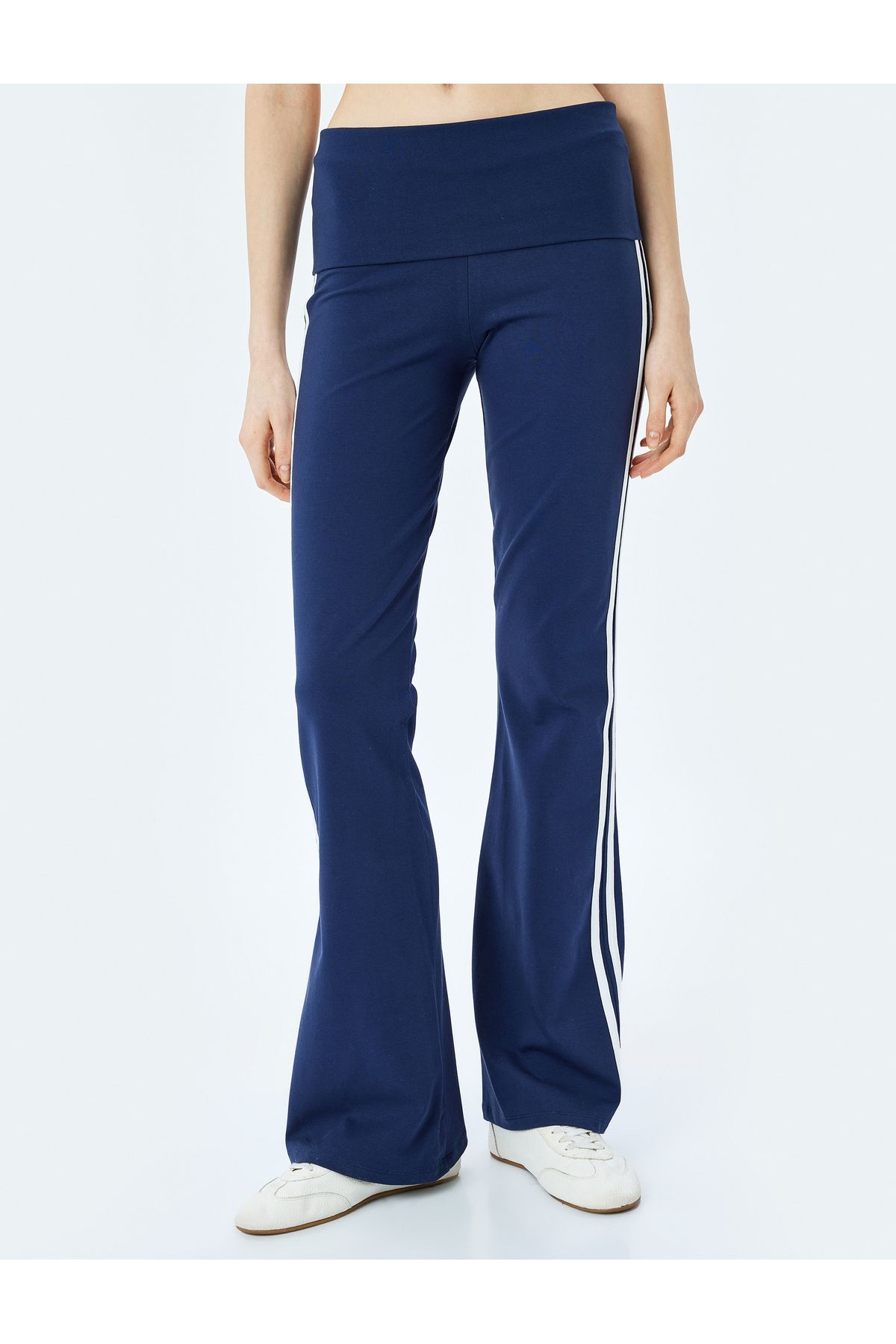 Koton-Spanish Leg Sweatpants with Stripe Detail 3