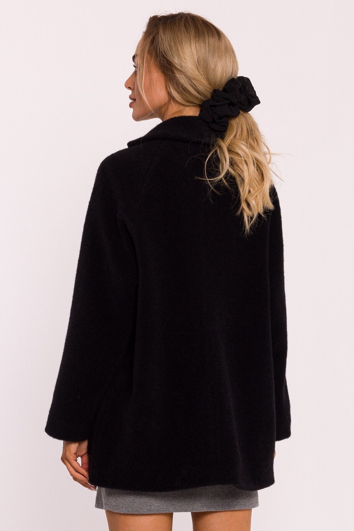 Made of Emotion-Short oversized coat fastened with a snap button 2