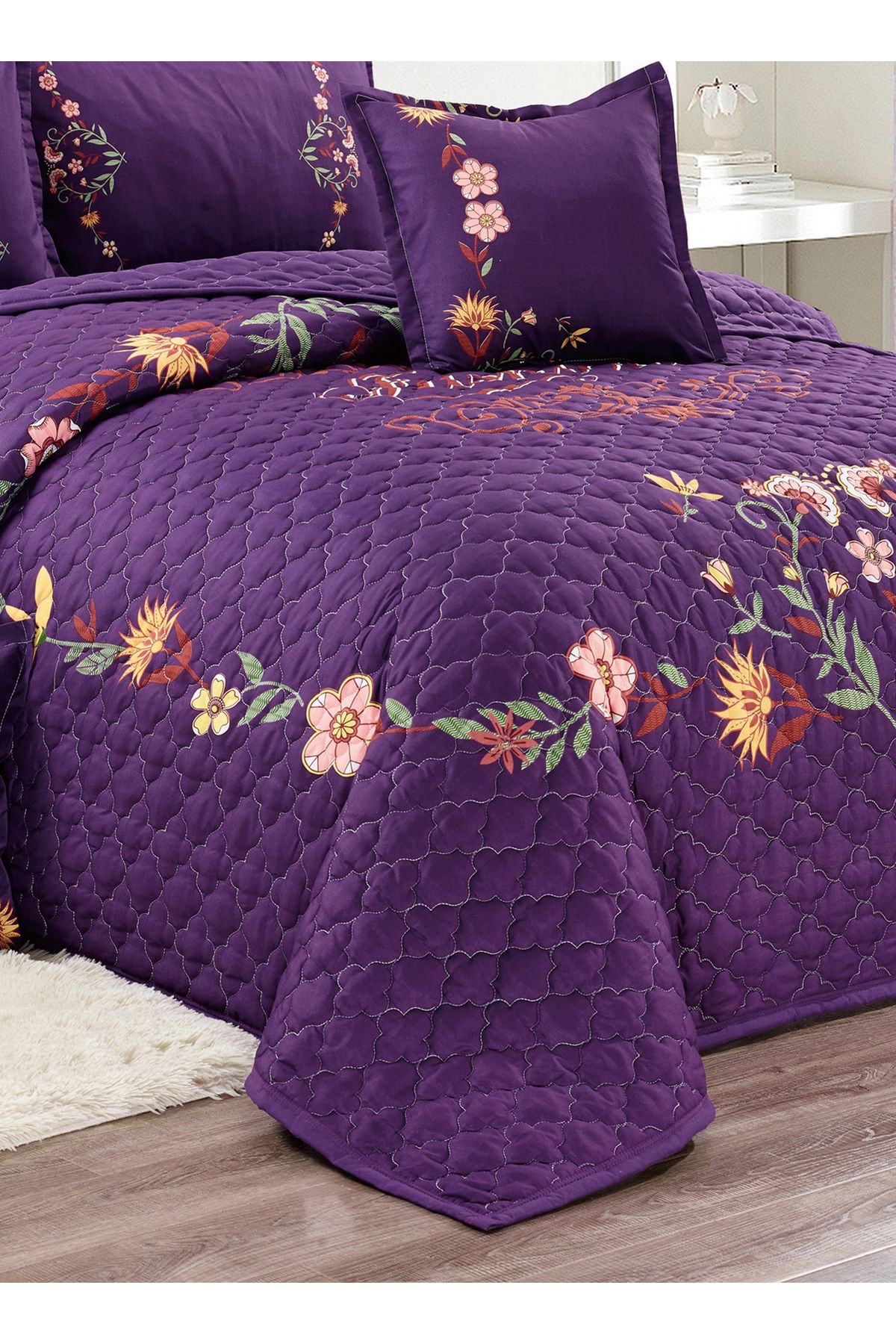Generic-Floral Compressed Comforter Set, 160 x 210 cm Twin Size Reversible 4 pcs Bedding Set, Multicolor 4