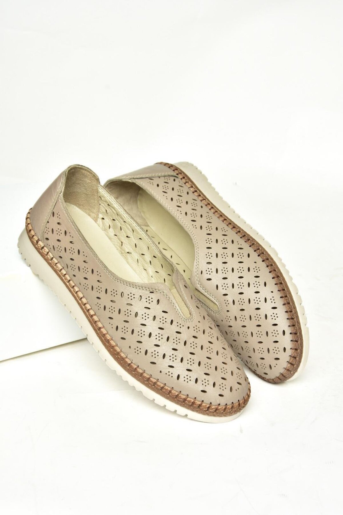 Fox Shoes-U 555300203   Nerzfarbene Damenschuhe aus echtem Leder mit orthopädischer Sohle 3