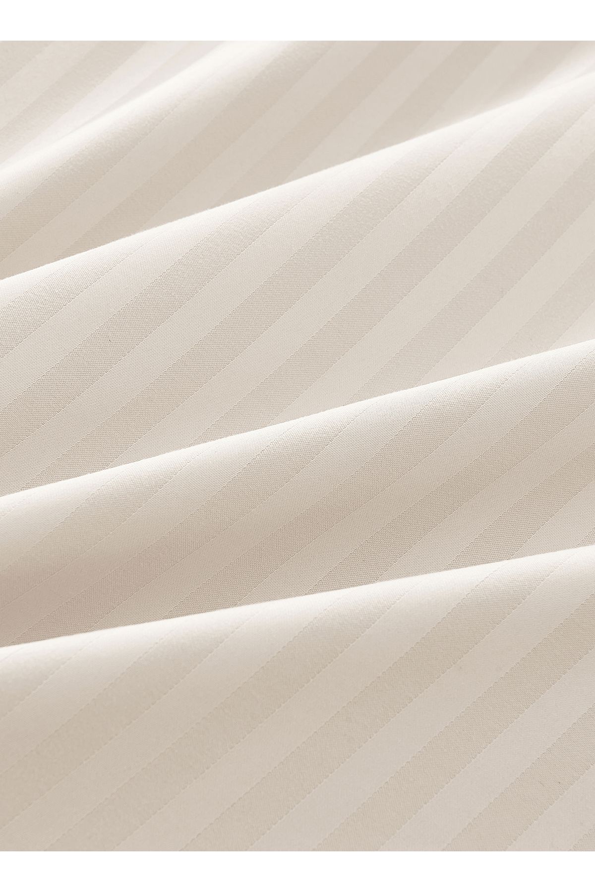 Generic-Hotel Stripe soft Comforter Set, Single Size (160X210 CM) 4 Pieces, Horizontal Striped Pattern 4