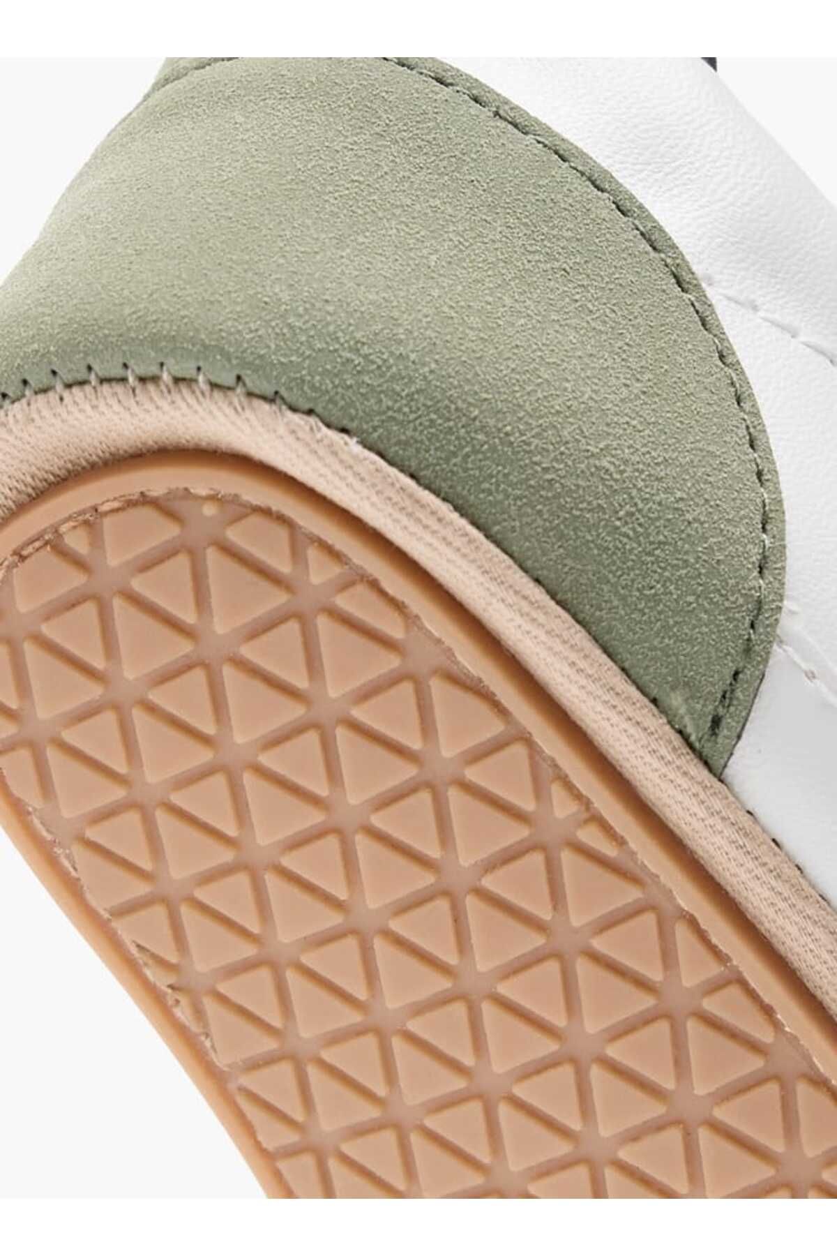Barefeet-Panelled Booties with Hook and Loop Closure 5