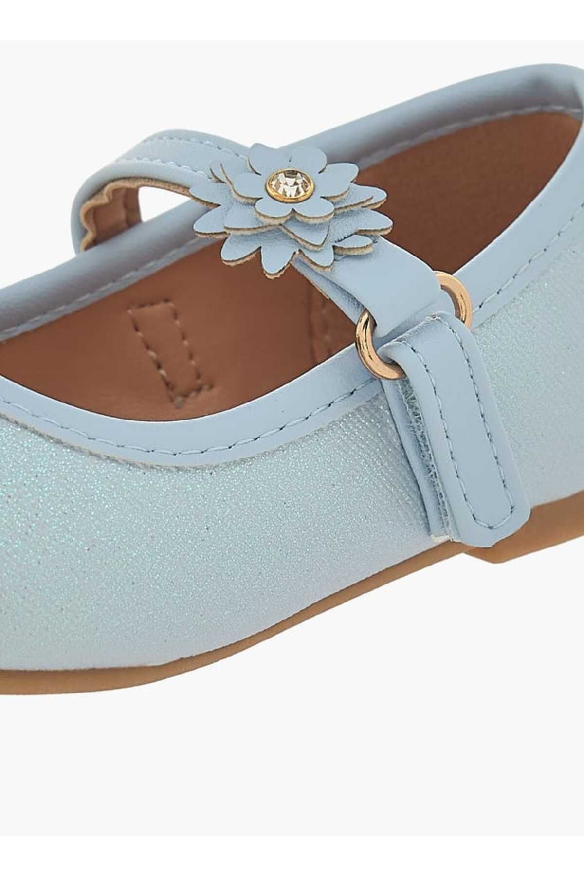 Flora Bella by Shoexpress-حذاء باليرينا فلورا بيلا المزخرف بقفل خطافي وحلقة 6