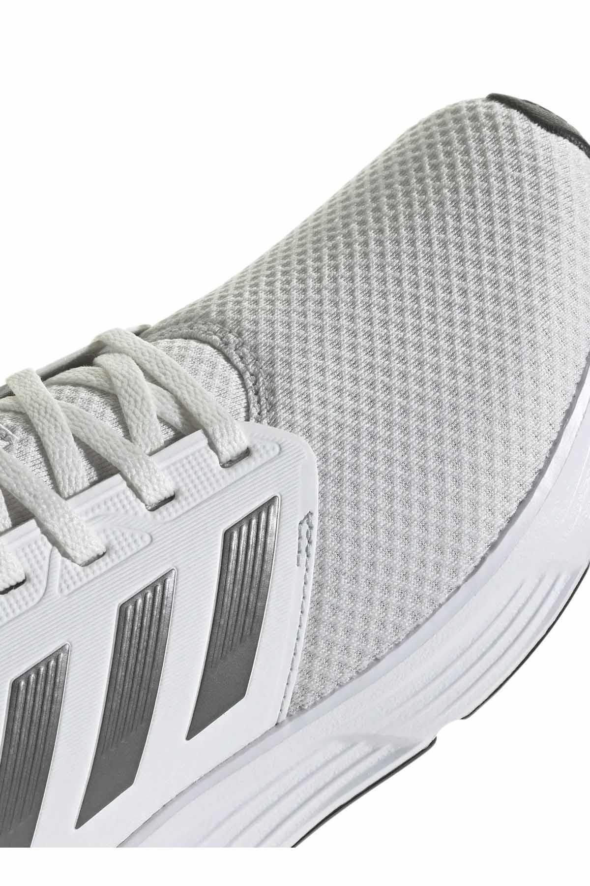 کفش دو و تمرین سفید مردانه Galaxy 6 M های پیاده روی یعنی 1975Beyaz GRI adidas