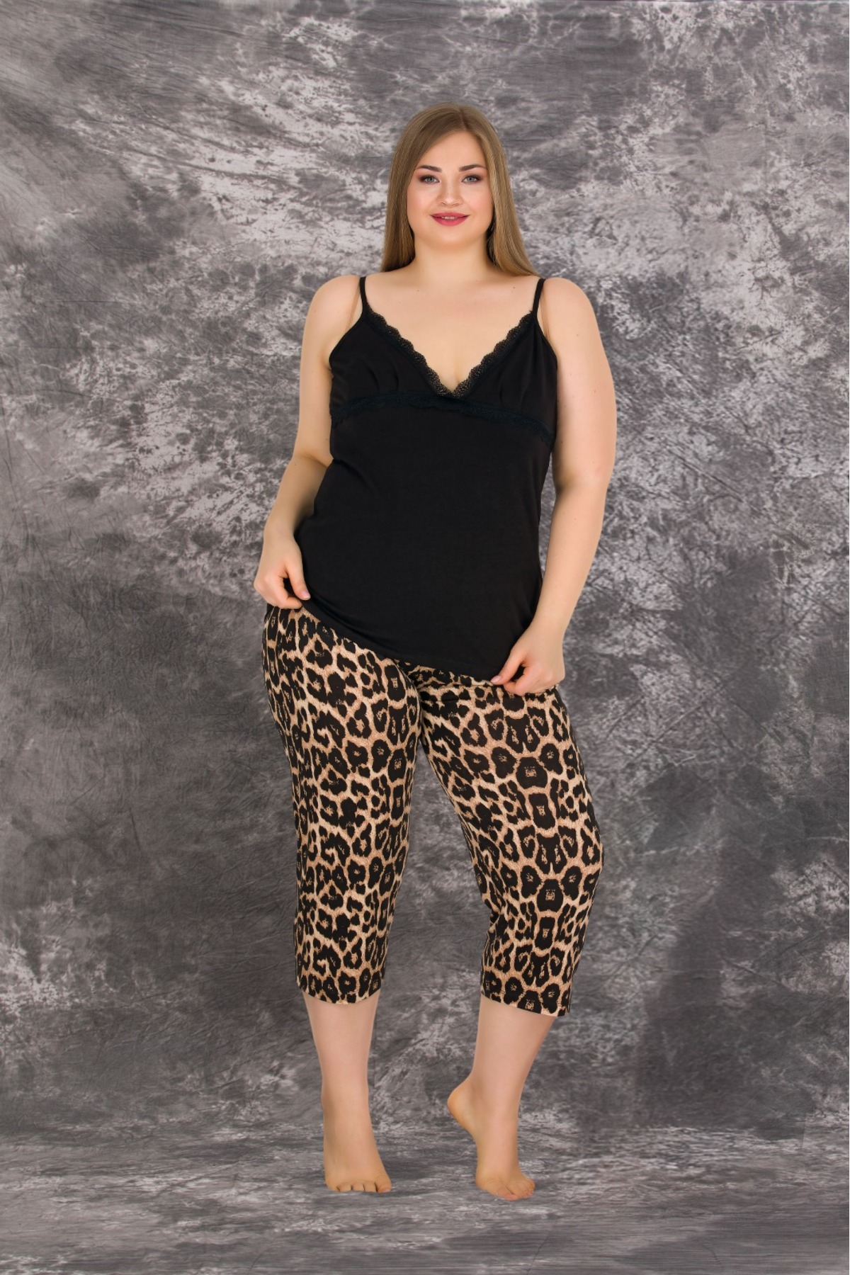 İp Askılı %93 Pamuk %7 Likra Leopar Desenli Kaprili Battal Beden Kadın Pijama Takımı