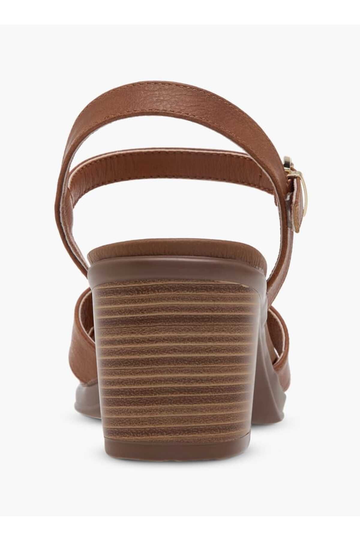 Le Confort-Solid Sandals with Block Heels and Buckle Closure 5