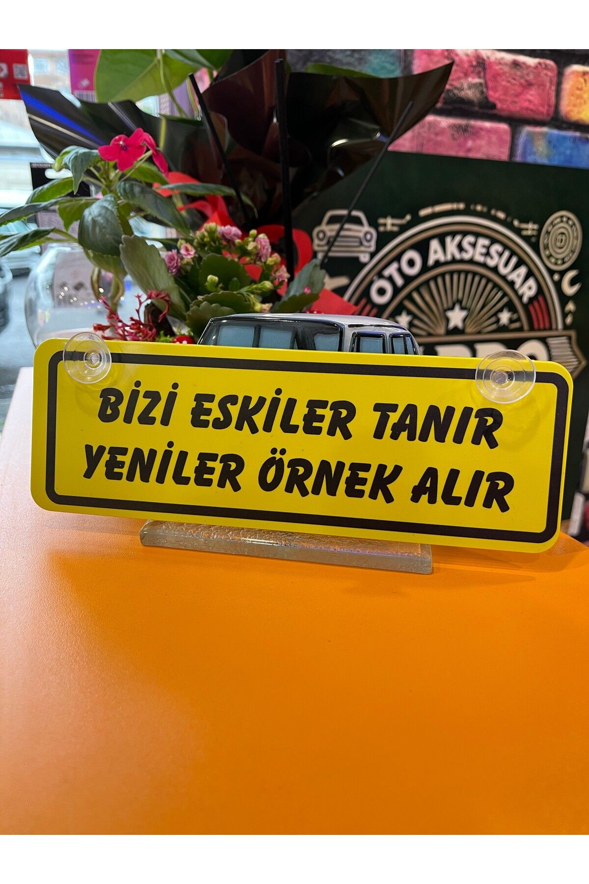 shop Bizi Eskiler Tanır Yeniler Örnek Alır - Vantuzlu Cam Süsü