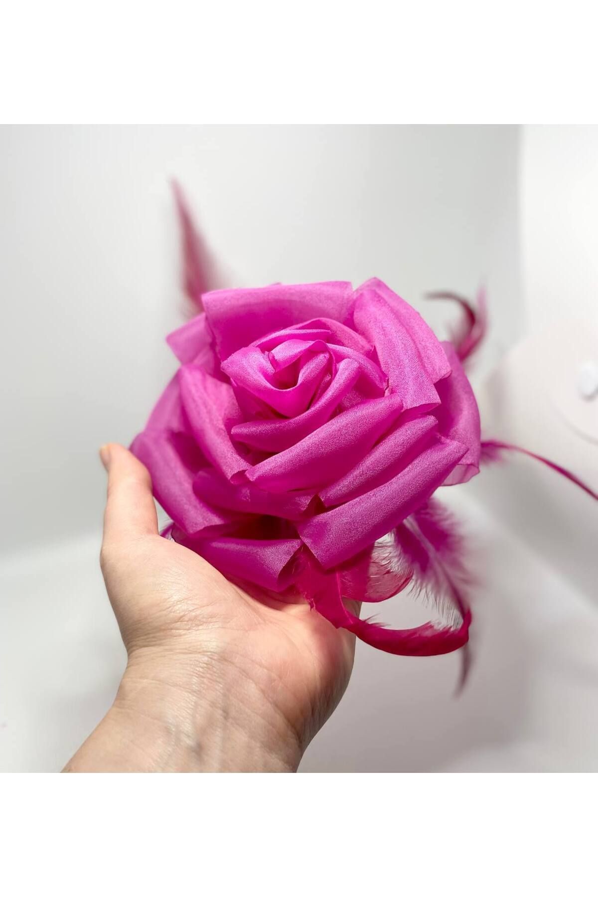 Handmade Pembe Tüy Detaylı Kumaş Çiçek Broş