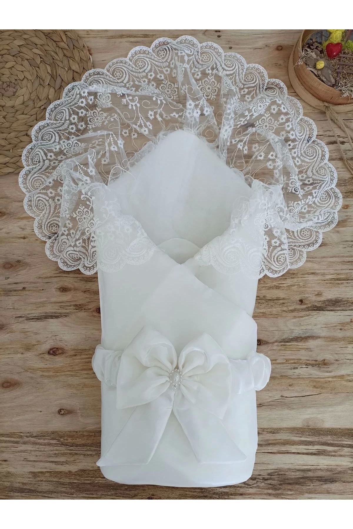 Miravm Yenidoğan Kumru İnci Fiyonk Kristal Parlak Duvaklı Kundak Bebek Battaniyesi Ekru