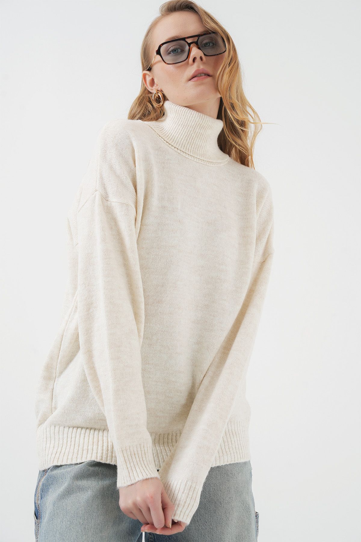 Bigdart-15917 Women's Turtleneck Oversize Knitwear Sweater - Ecru 4
