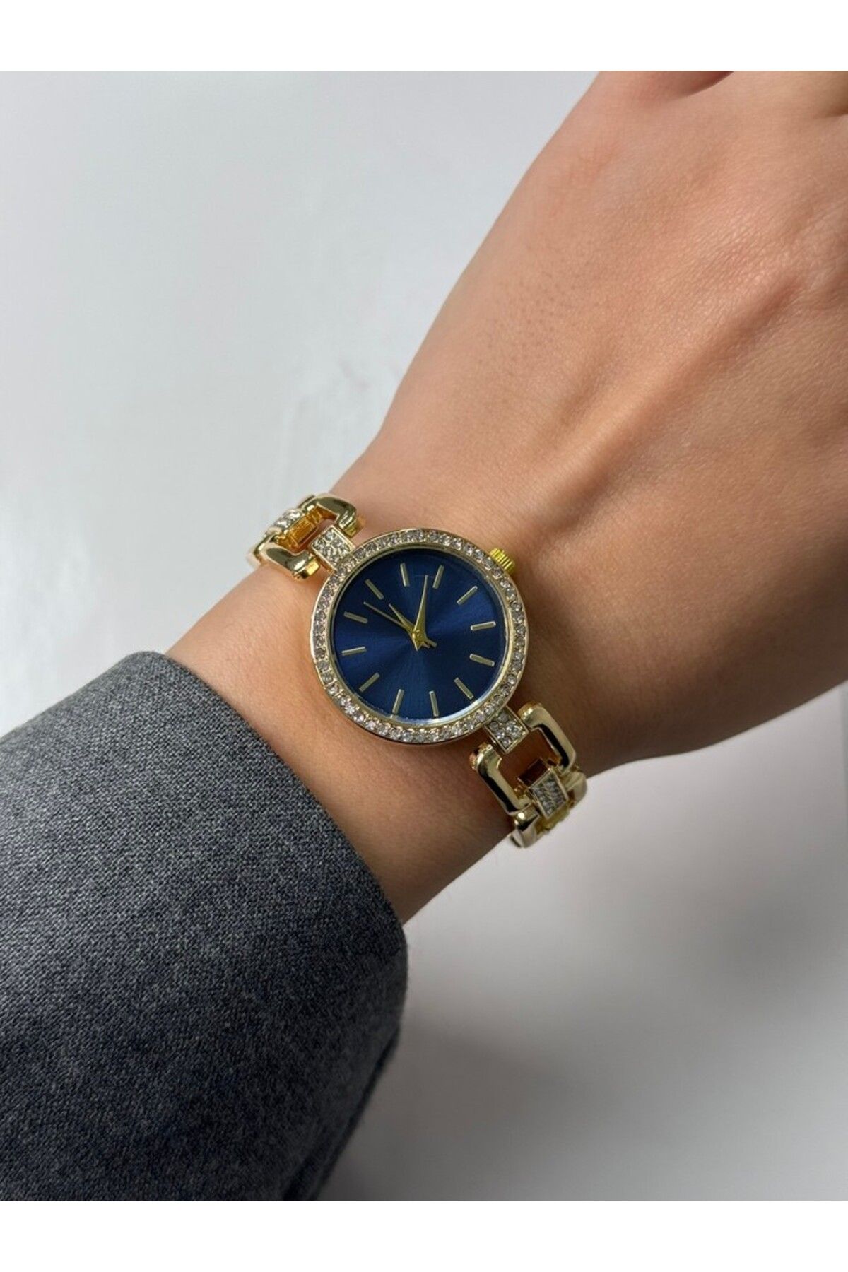RoseandRoses-Chane Bracelet Design Lanyard Women's Watch Gold (Navy Blue Dial) 3