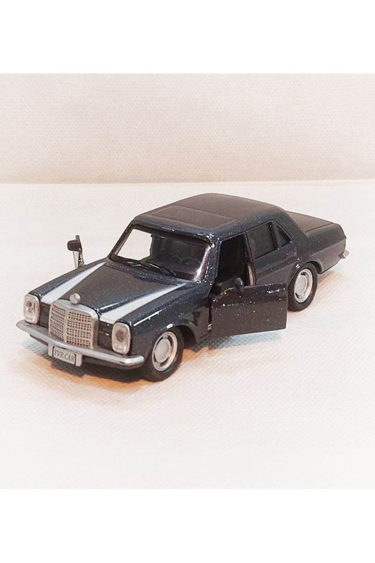 MERCEDES Benz W114 | Çek Bırak E220 Metal Araba | Diecast 1:36 Model Oyuncak