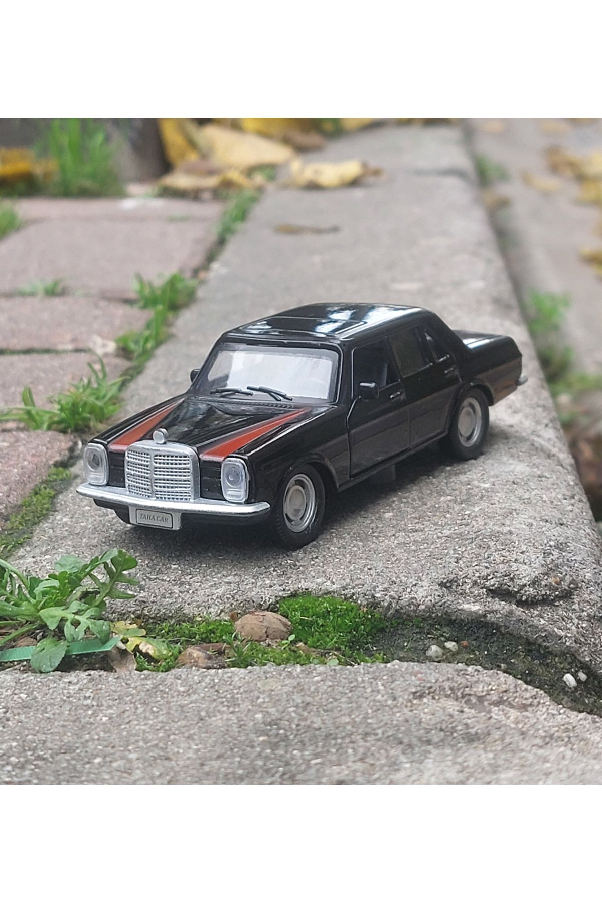 MERCEDES Benz W114 | Çek Bırak E220 Metal Araba | Diecast 1:36 Model Oyuncak