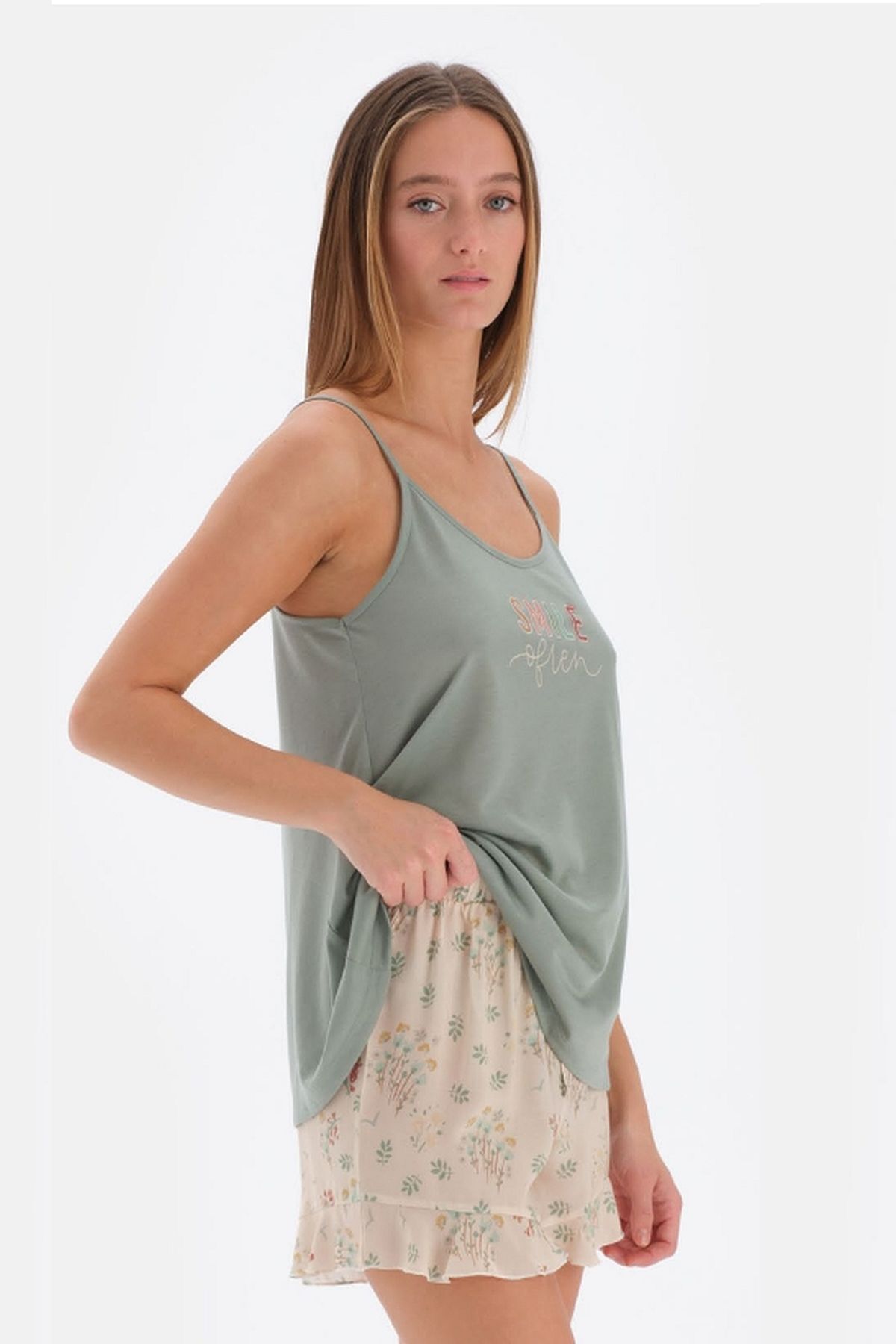 Eros-33552 Set pijama damă cu bretele și pantaloni scurți-verde 1