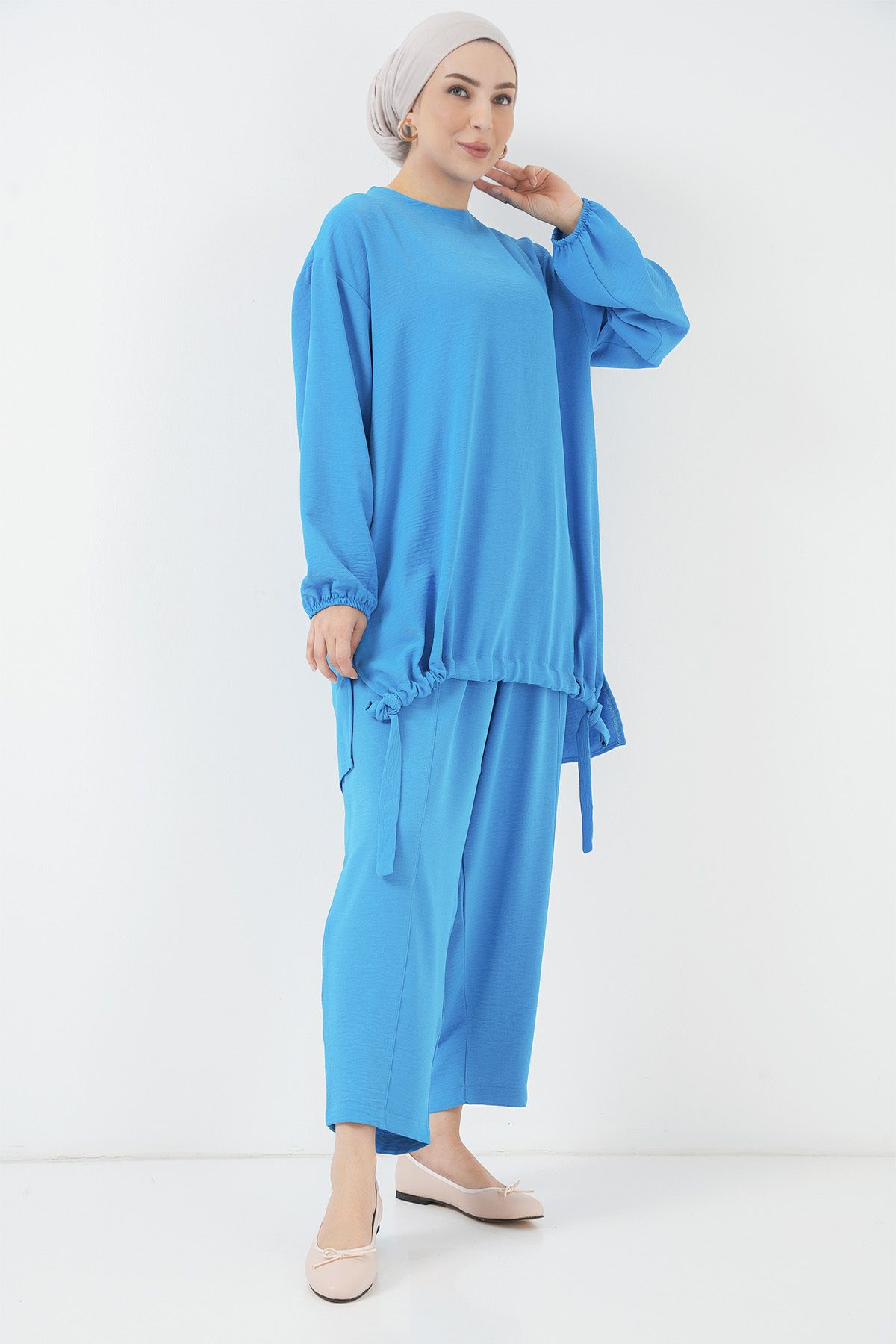 complete the look image