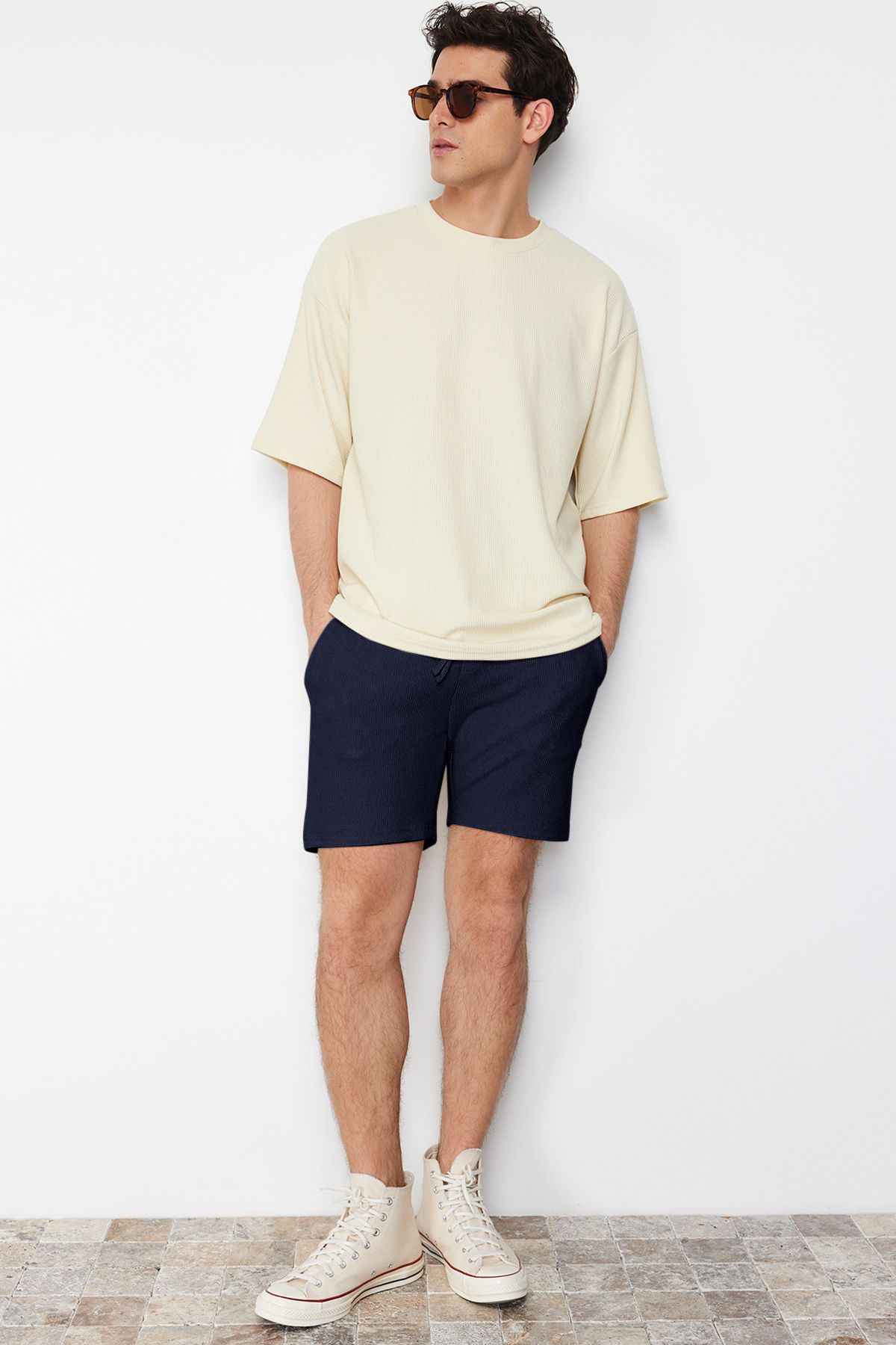 Trendyol Collection-Středně dlouhé tmavě modré osmanské šortky s texturou – Regular Fit, šněrování Tmnss23Sr00039 6