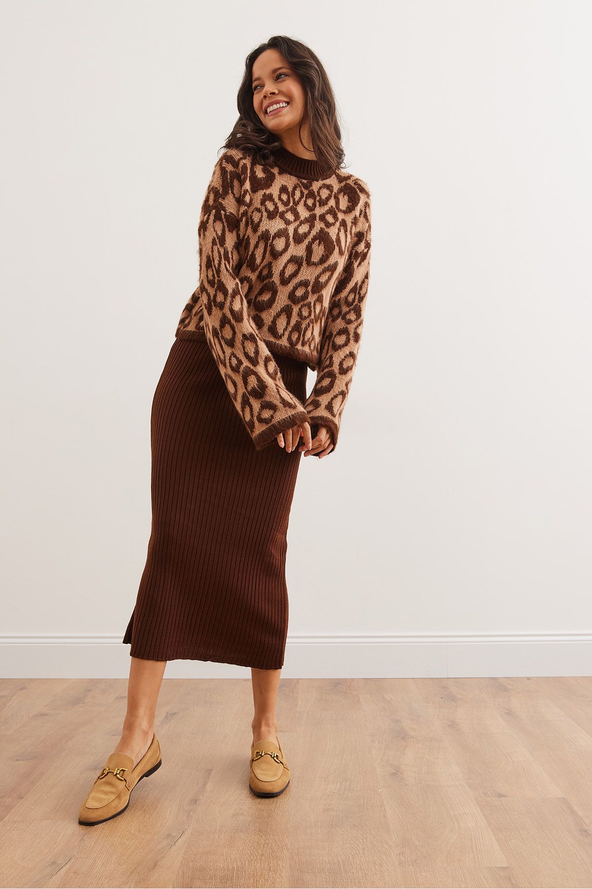 Olalook-Sada dámských šatů a pletených svetrů s leopardím vzorem Camel - TKM- 19000337 5