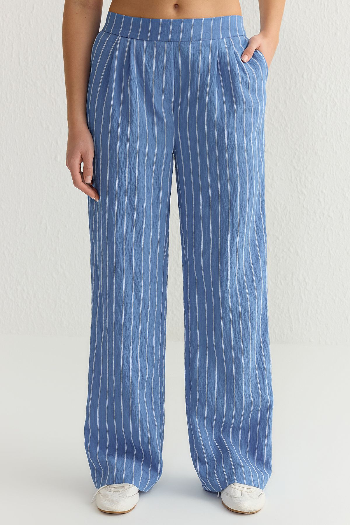 Trendyol Collection-Blue Striped Crinkle Regular Waist Wide Leg/Wide Leg Woven Pants Twoss25Pl00017 4