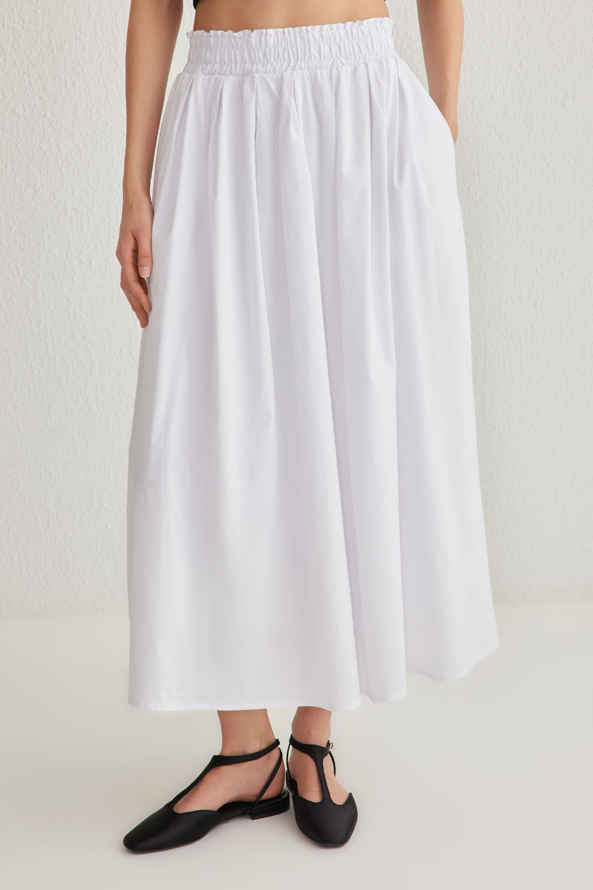 Trendyol Collection-Bílá rozšířená Maxi elastická sukně Twoss25Et00017 3